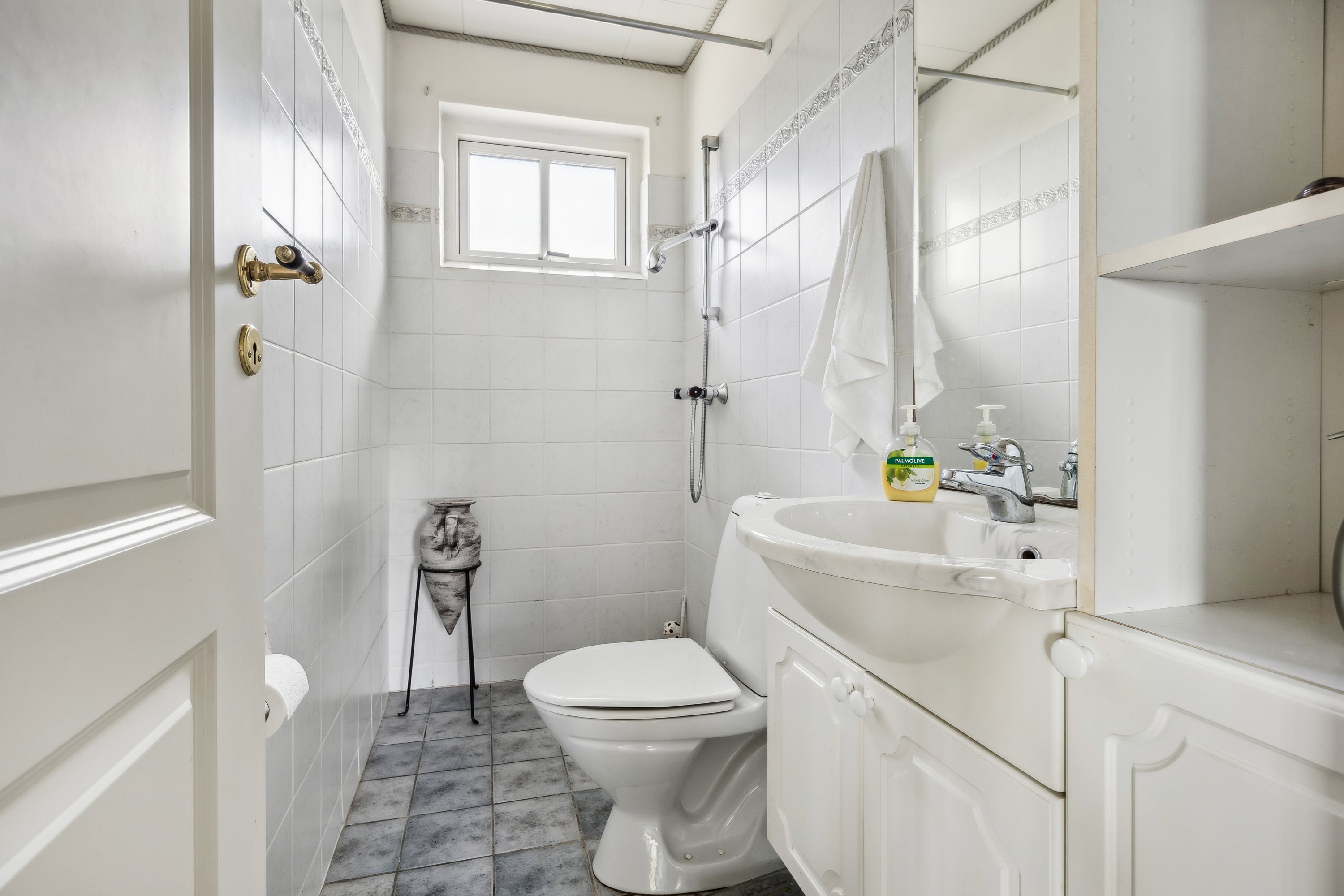 Fremhævet badeværelse billede i fuldskærmstilstand. Billede af Tjørnevej 6, Reersø By, 4281 Gørlev