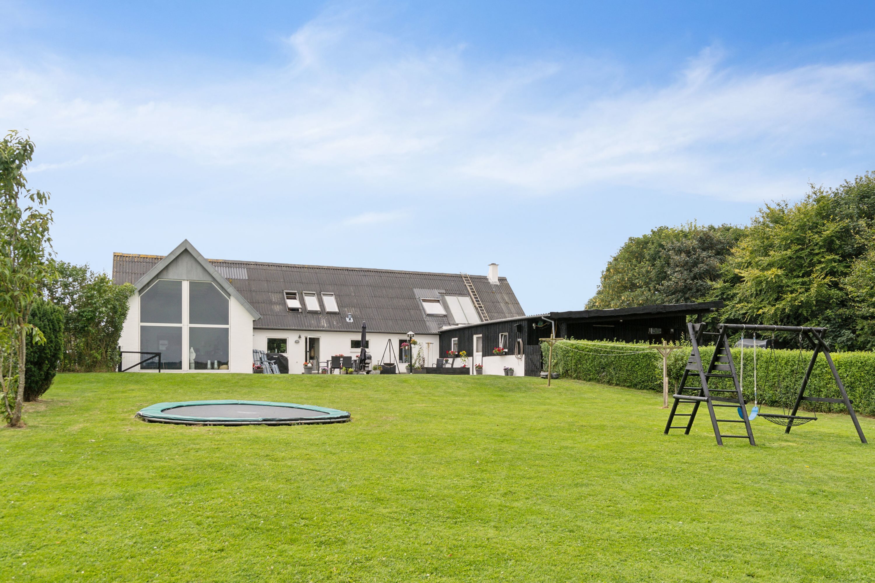 Fremhævet set fra haven billede i fuldskærmstilstand. Billede af Sårupvej 50, Sårup, 7730 Hanstholm