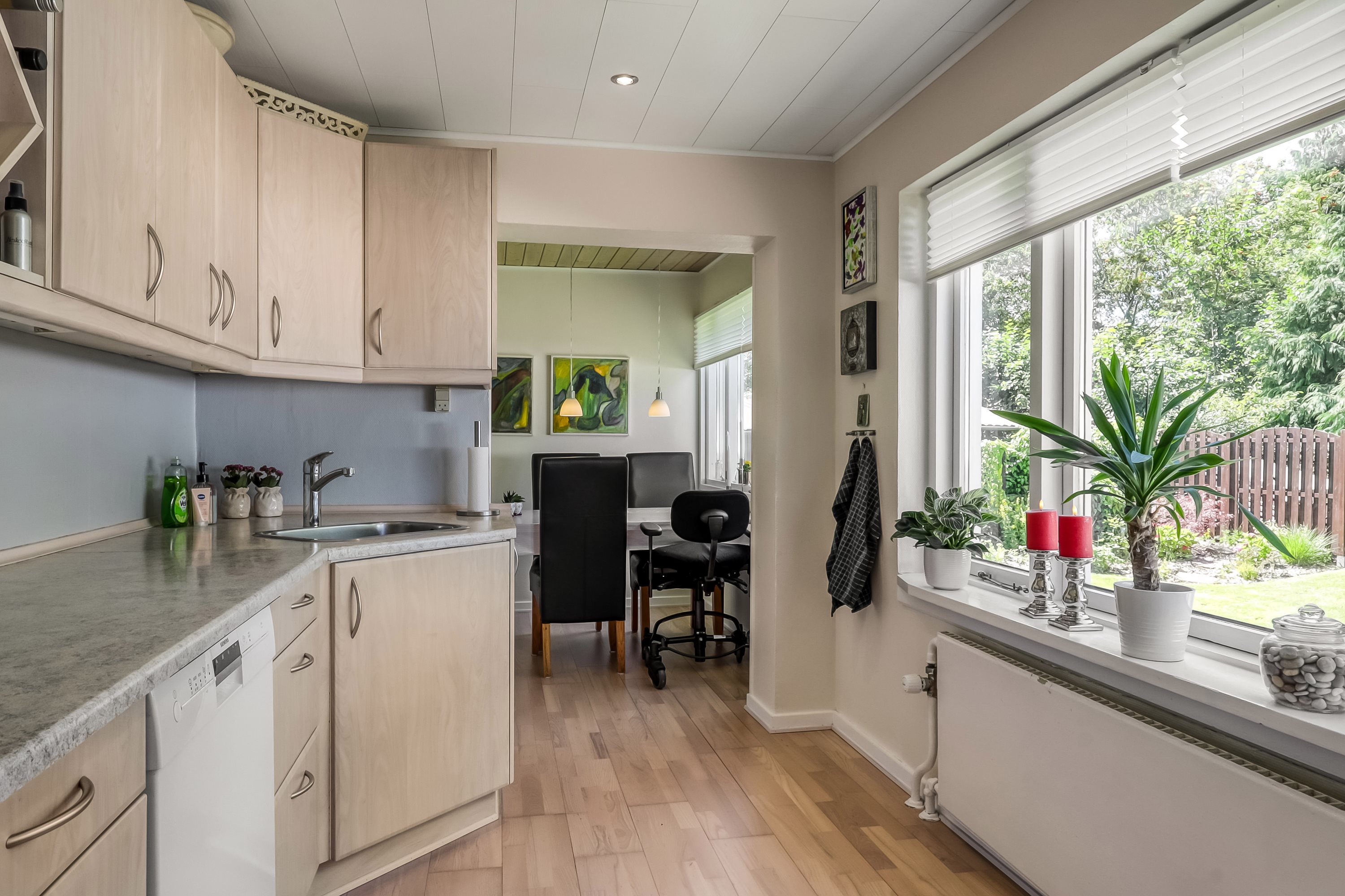 Fremhævet køkken billede i fuldskærmstilstand. Billede af Østergade 27, 5874 Hesselager