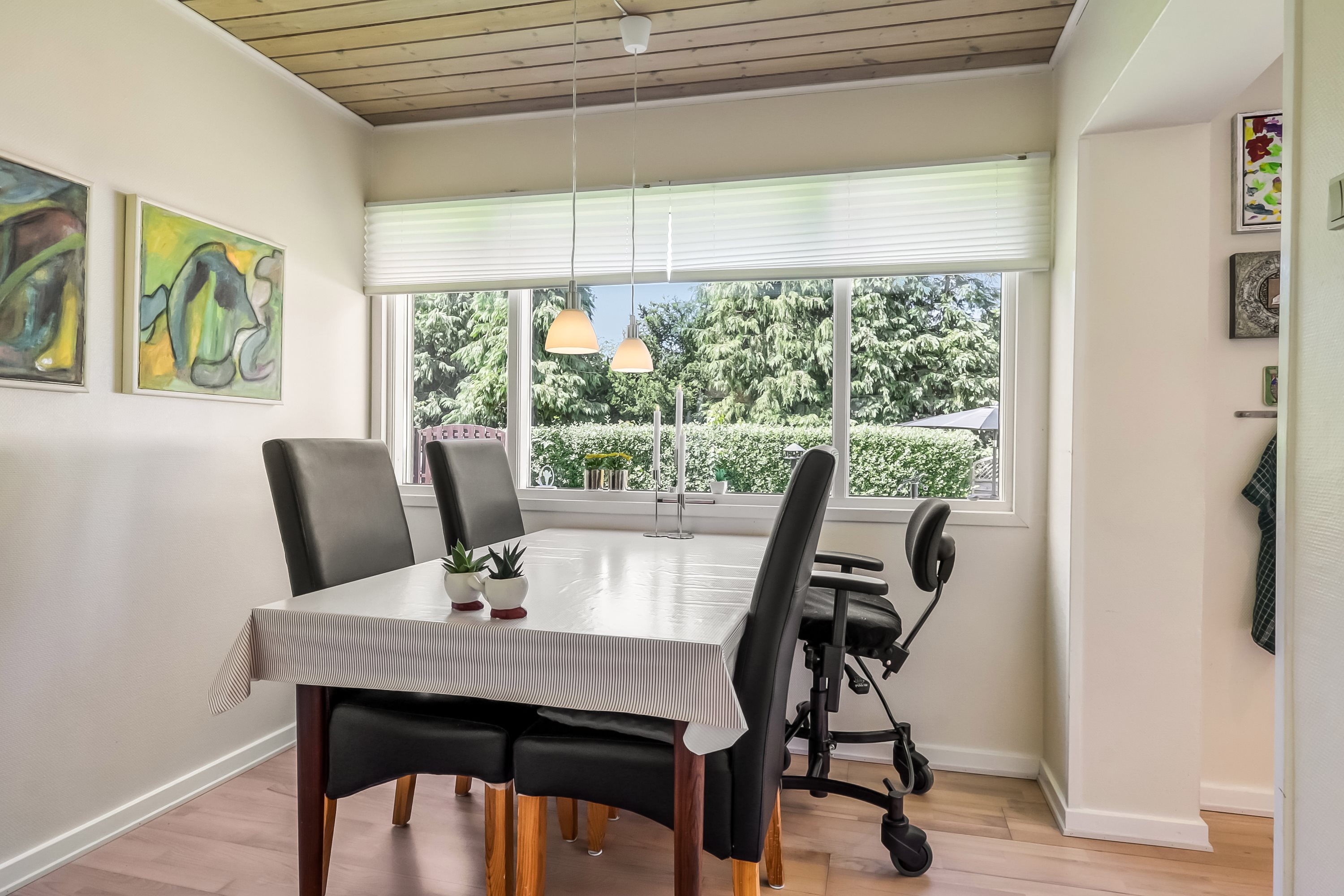 Fremhævet stue billede i fuldskærmstilstand. Billede af Østergade 27, 5874 Hesselager