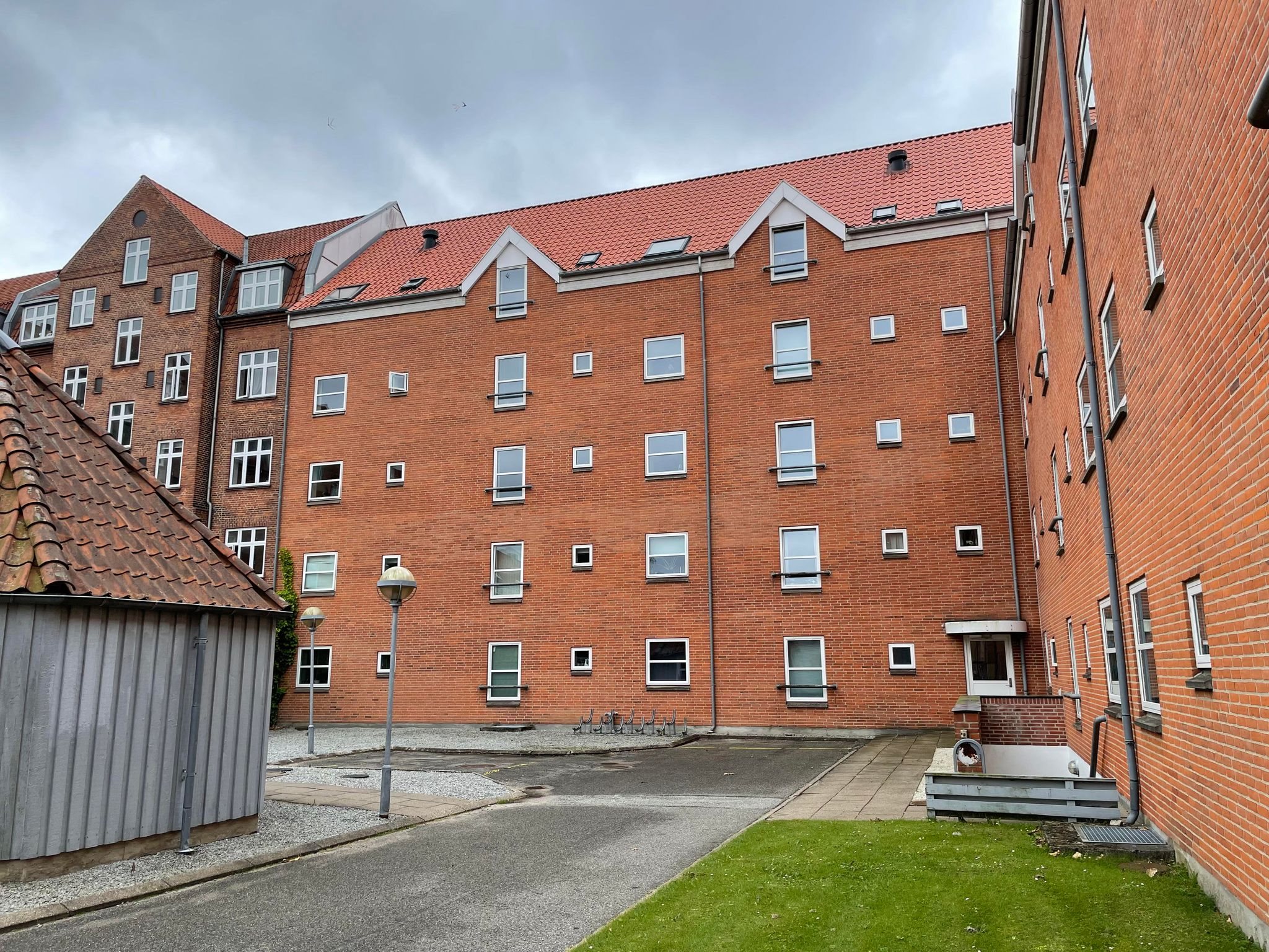 Fremhævet baggåd billede i fuldskærmstilstand. Billede af Solvangsvej 6, 3. tv., 9000 Aalborg