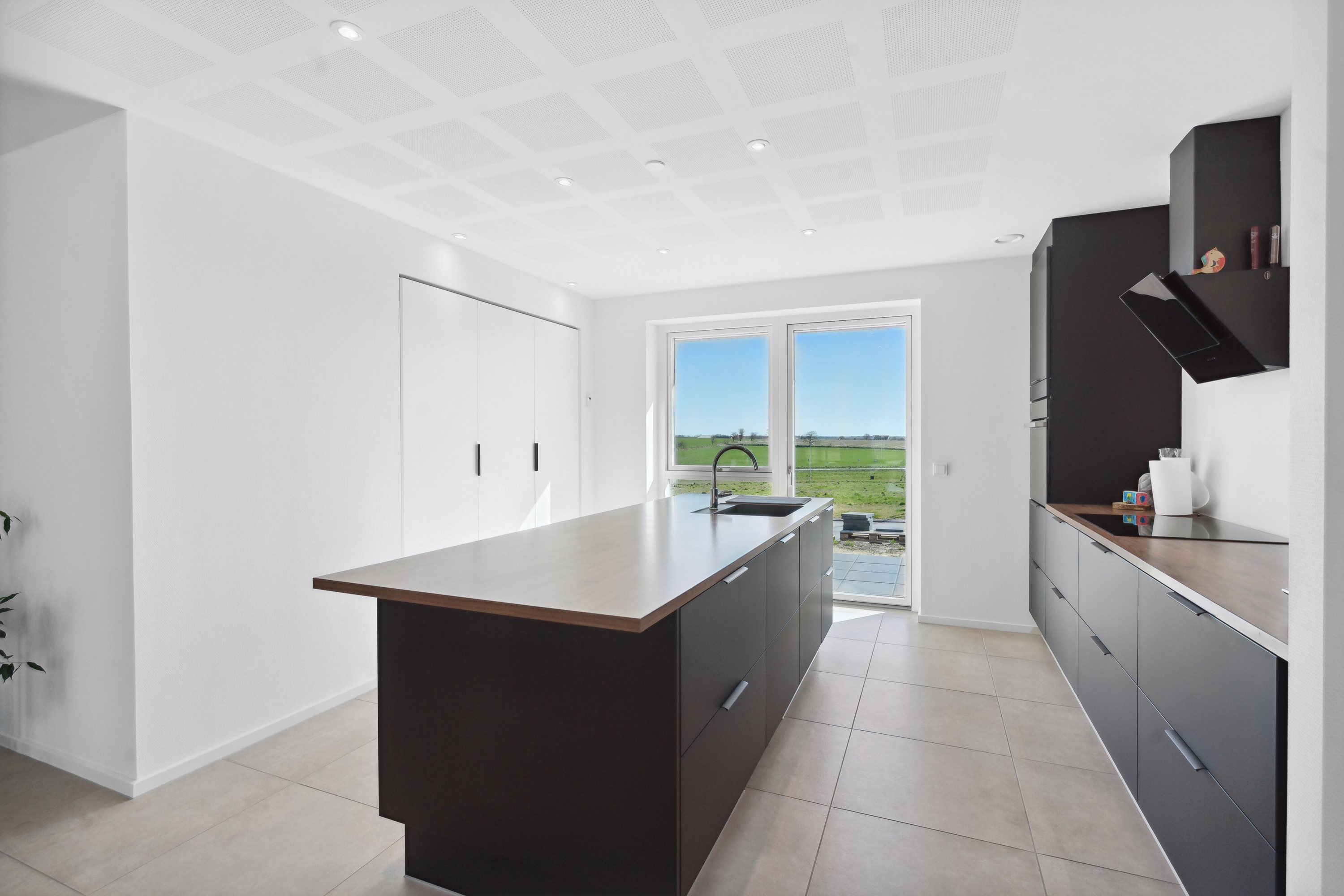 Fremhævet køkken billede i fuldskærmstilstand. Billede af Skovvangen 17, Grimstrup, 6818 Årre