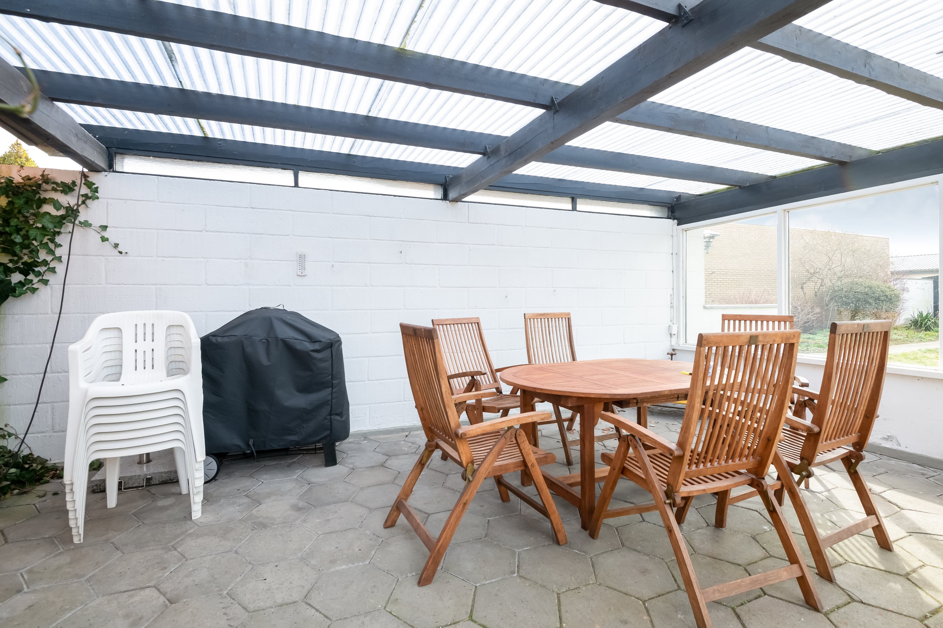 Fremhævet overdækket terrasse billede i fuldskærmstilstand. Billede af Hjørringvej 413, 9750 Østervrå