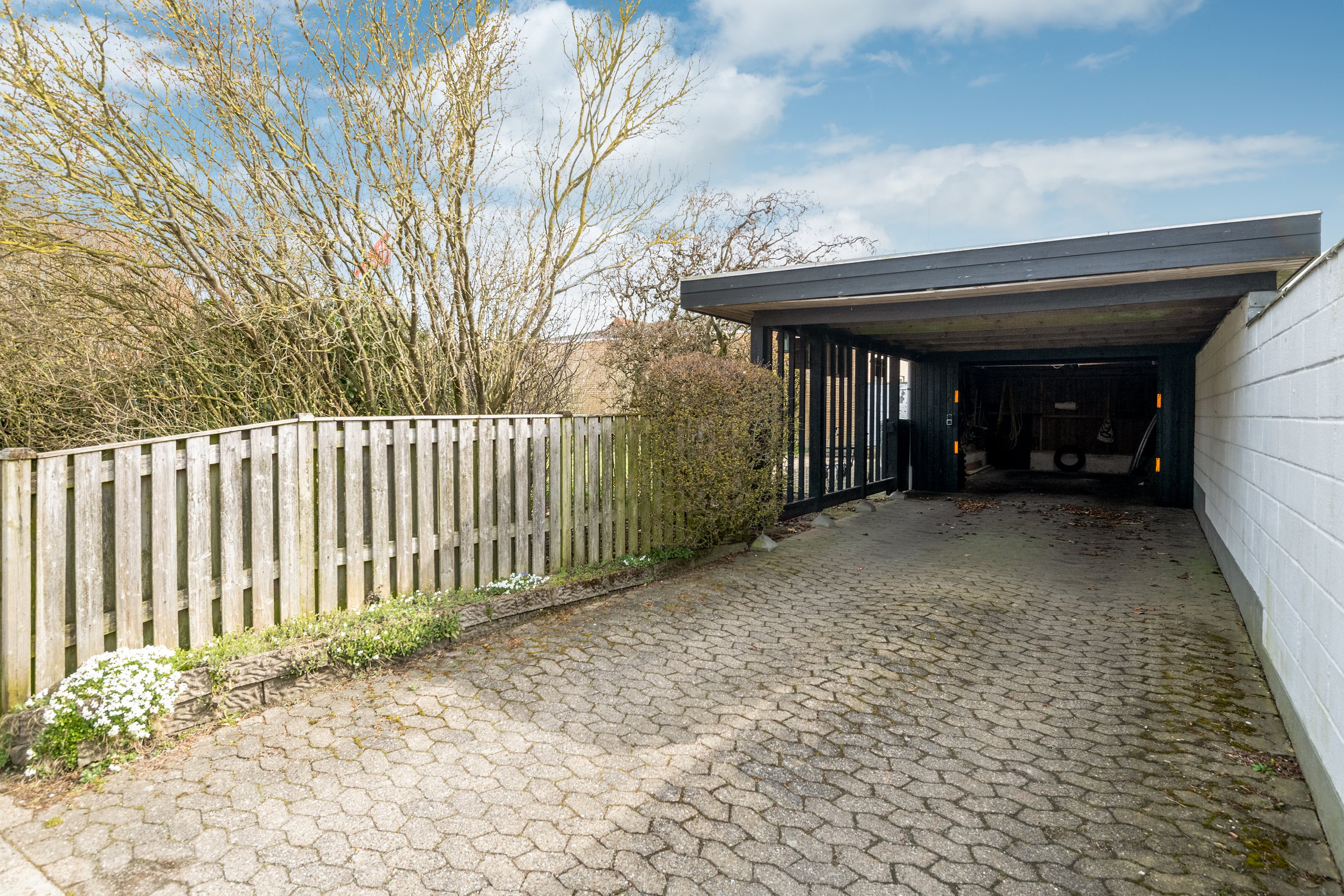 Fremhævet carport billede i fuldskærmstilstand. Billede af Hjørringvej 413, 9750 Østervrå