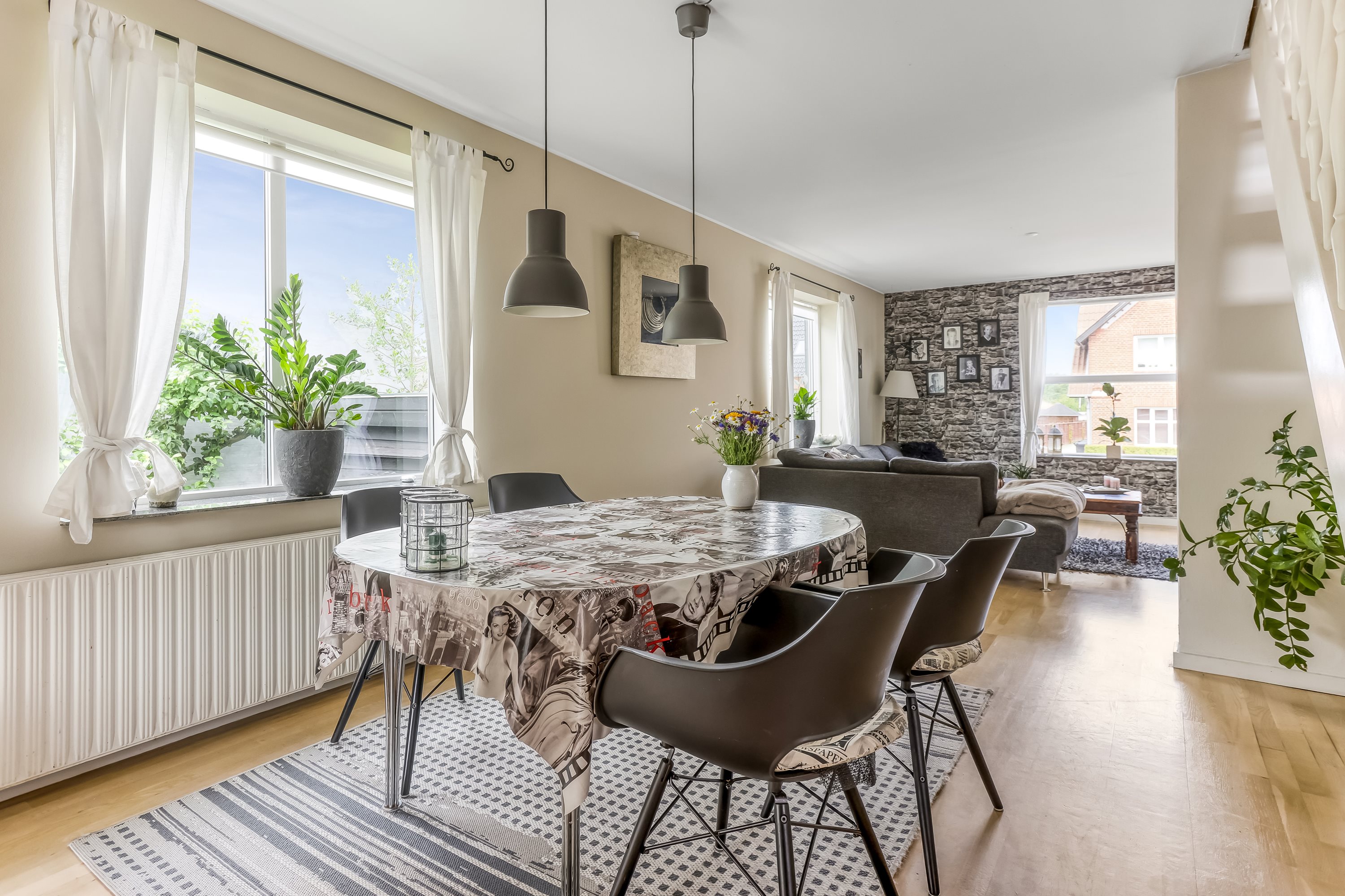 Fremhævet stue billede i fuldskærmstilstand. Billede af Randersvej 10, 8800 Viborg