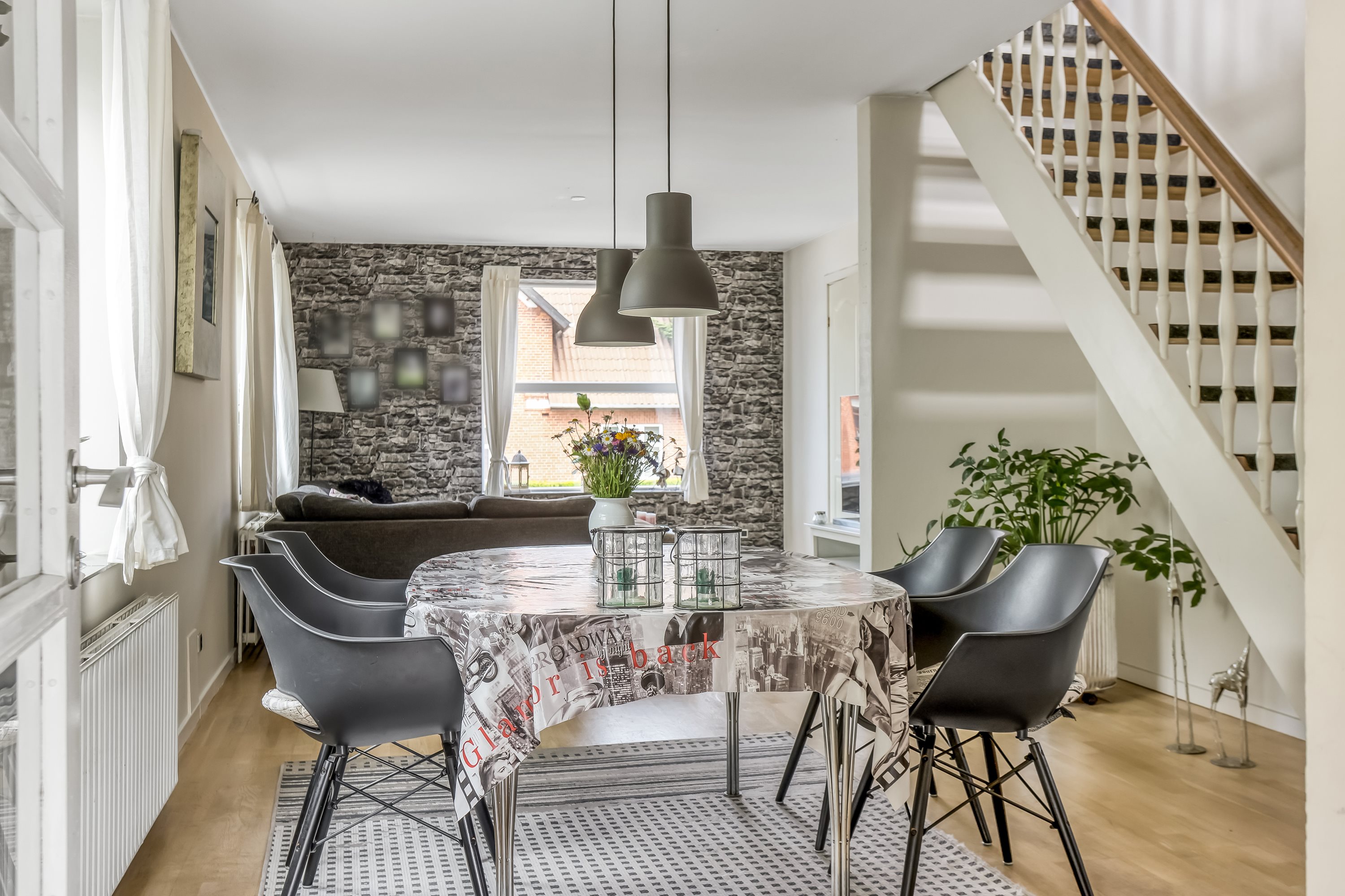 Fremhævet stue billede i fuldskærmstilstand. Billede af Randersvej 10, 8800 Viborg