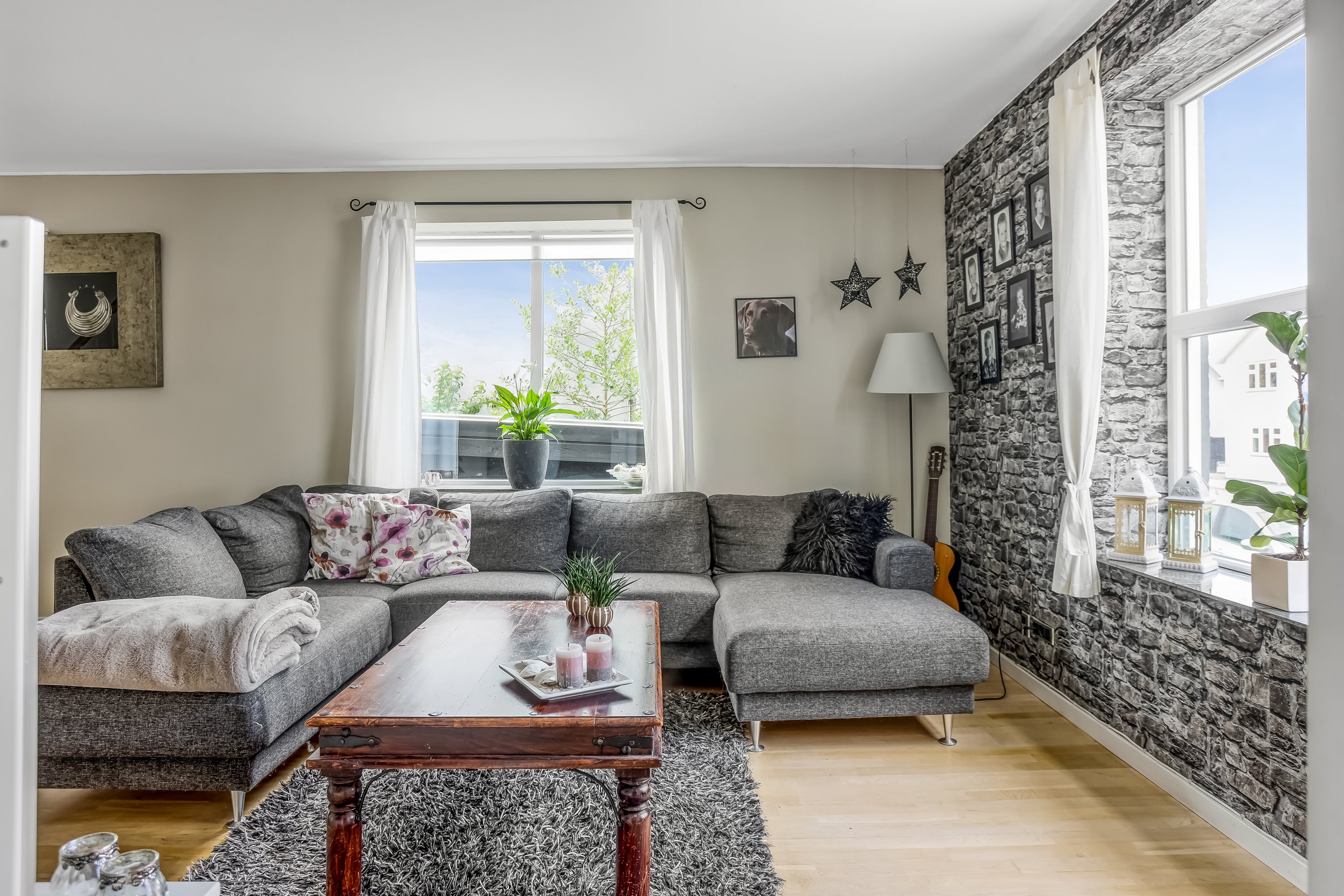 Fremhævet stue billede i fuldskærmstilstand. Billede af Randersvej 10, 8800 Viborg