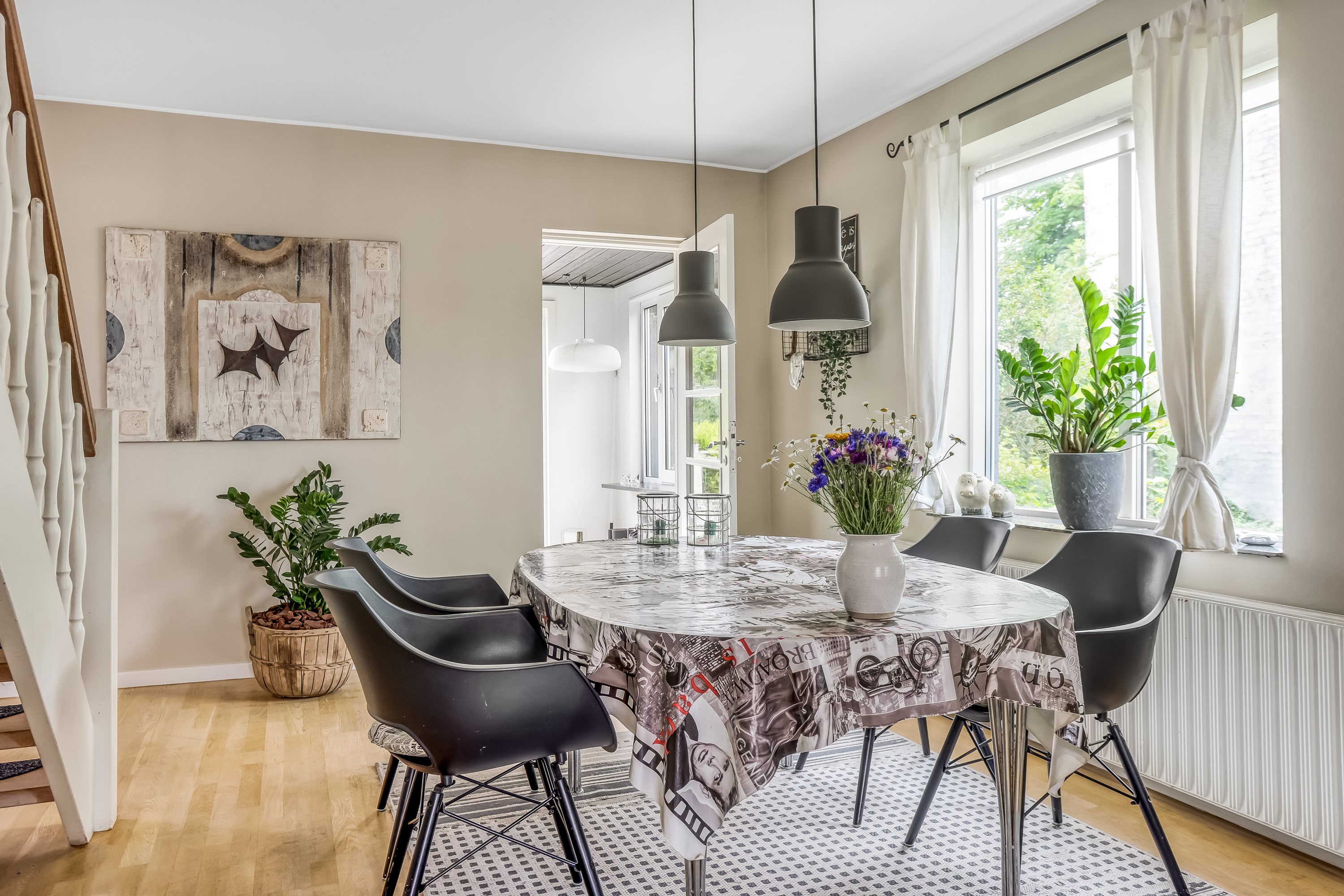 Fremhævet stue billede i fuldskærmstilstand. Billede af Randersvej 10, 8800 Viborg