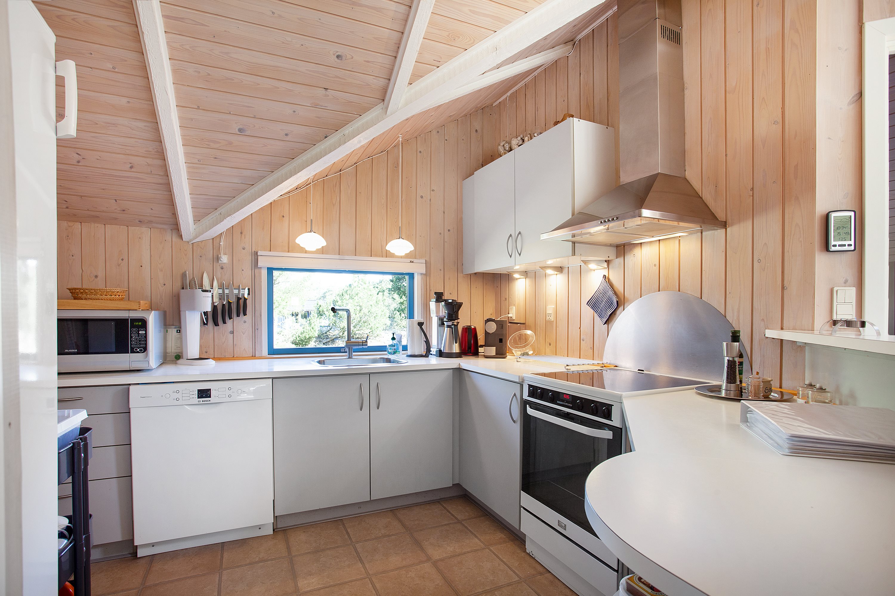 Fremhævet køkken billede i fuldskærmstilstand. Billede af Spurvevej 4, Østerby, 9940 Læsø