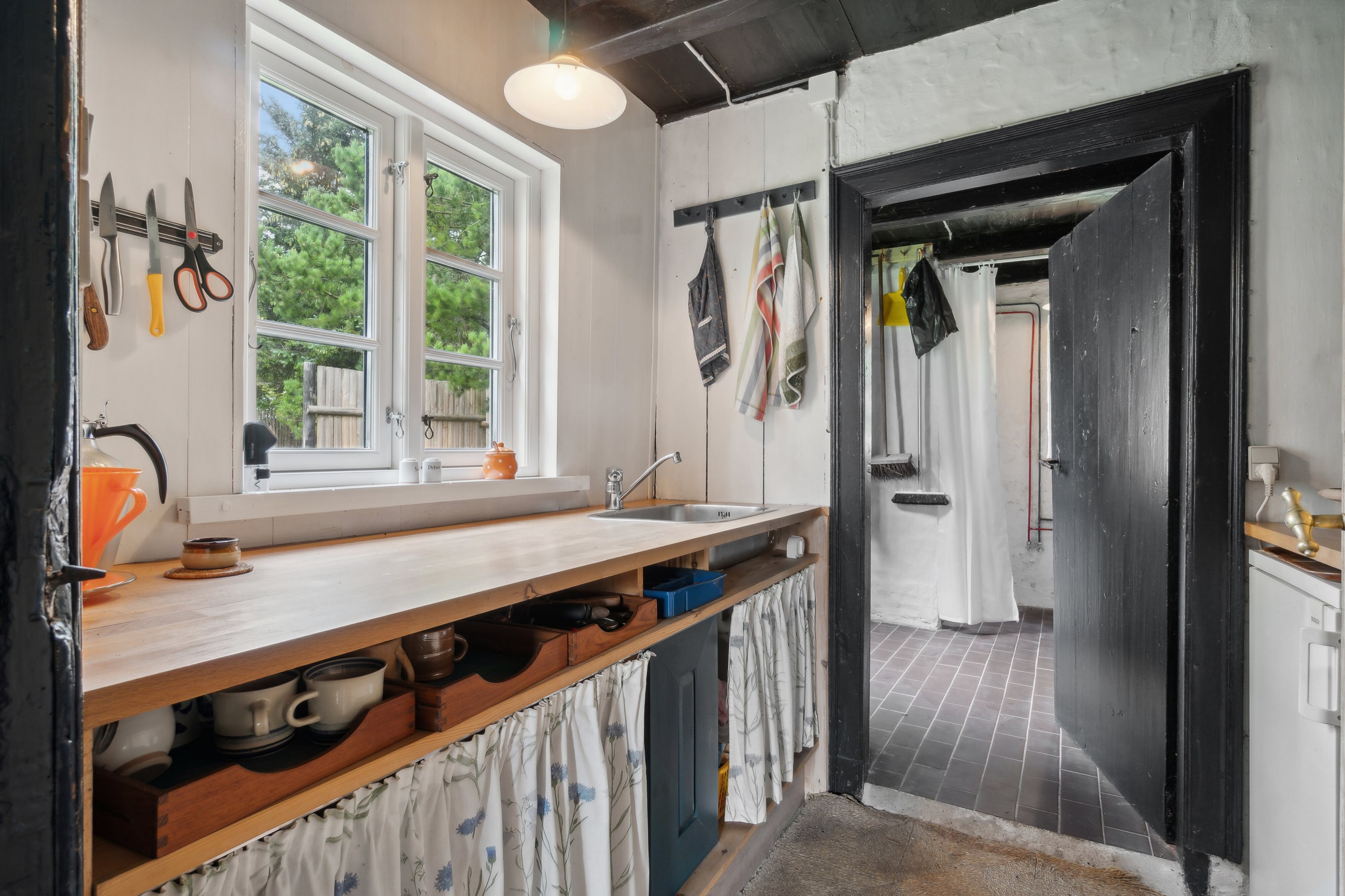 Fremhævet køkken billede i fuldskærmstilstand. Billede af Vangvej 6, Klitmøller, 7700 Thisted