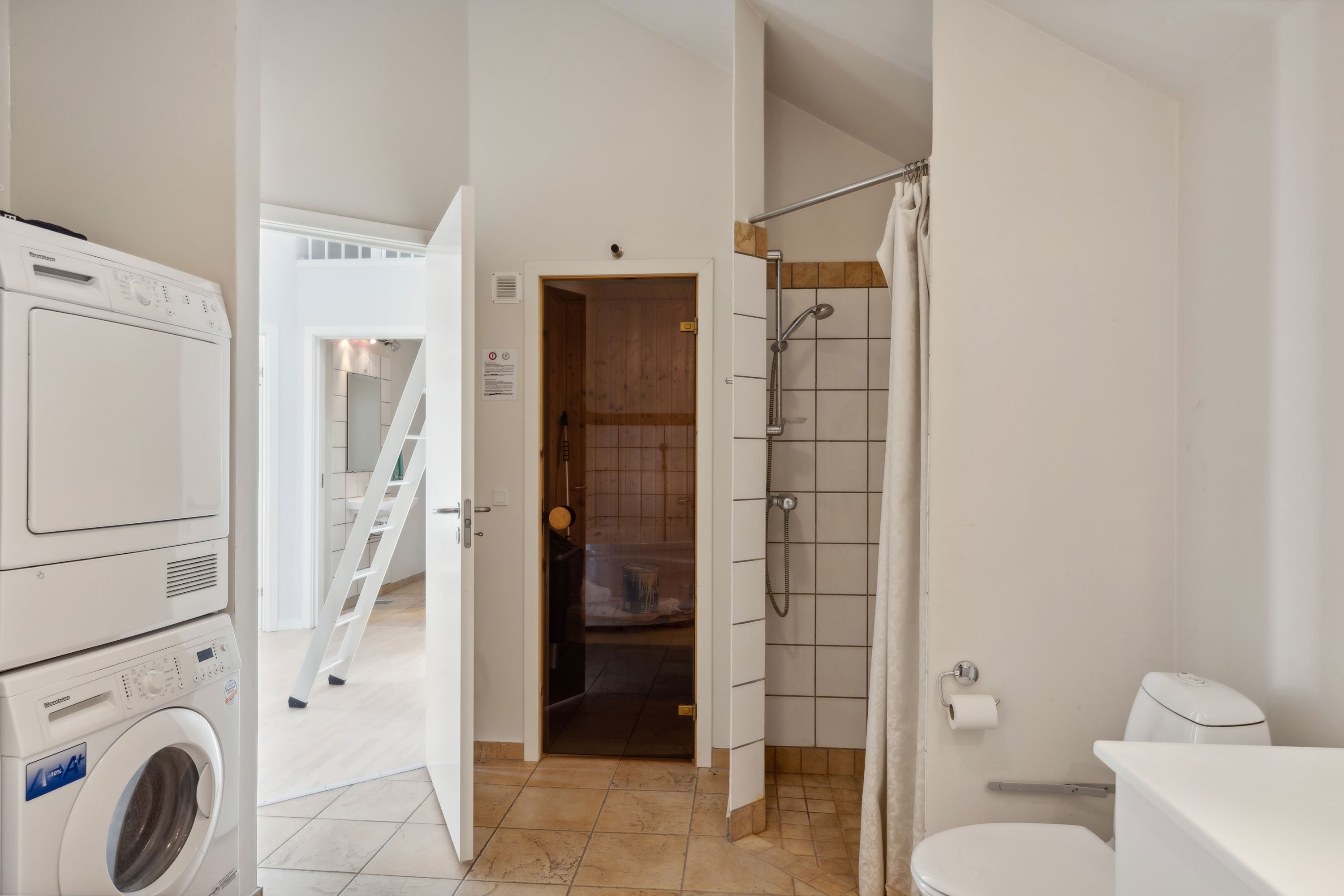 Fremhævet badeværelse billede i fuldskærmstilstand. Billede af Marinavej 12, 6320 Egernsund