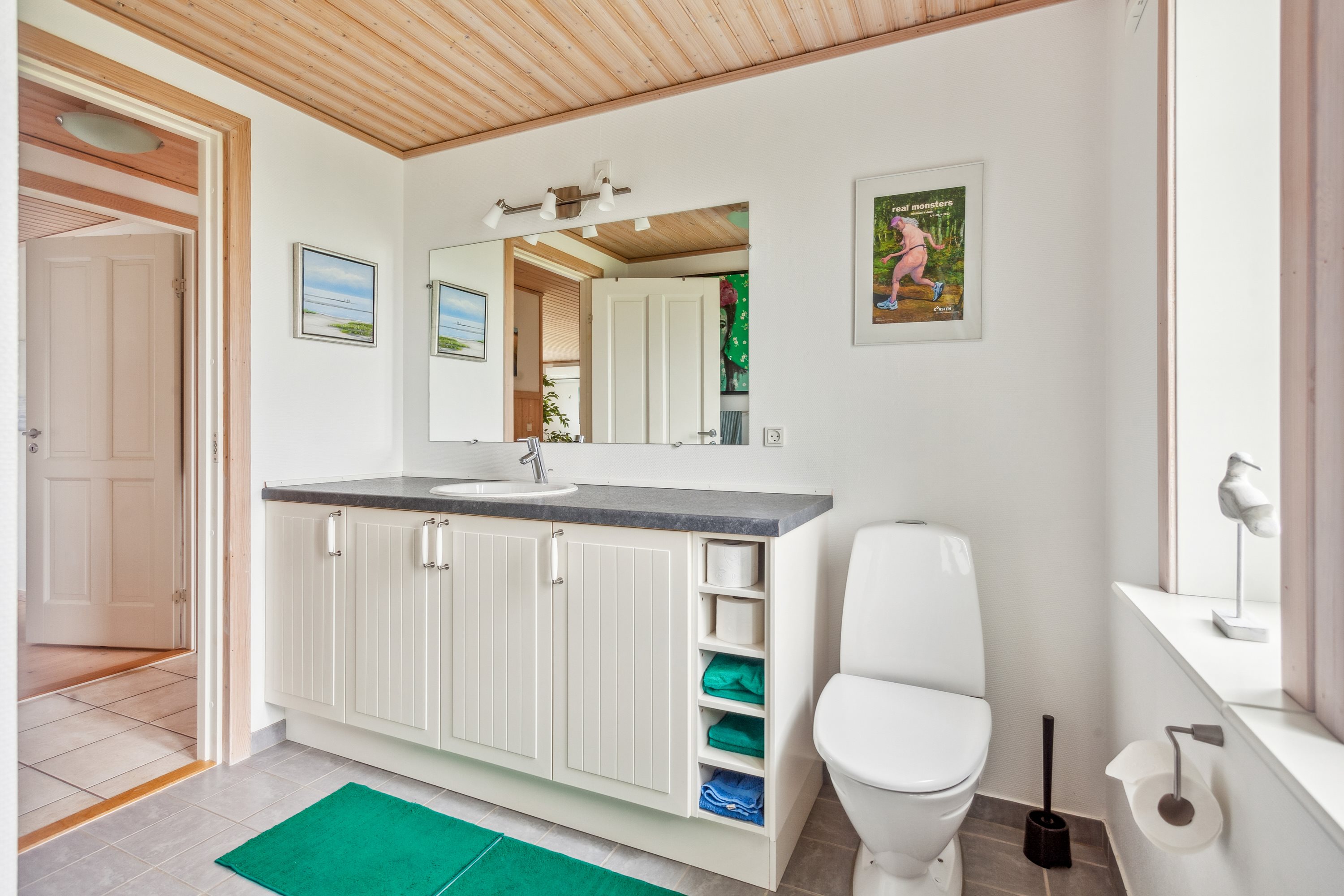 Fremhævet badeværelse billede i fuldskærmstilstand. Billede af Enebærvej 6, Vesterø Havn, 9940 Læsø