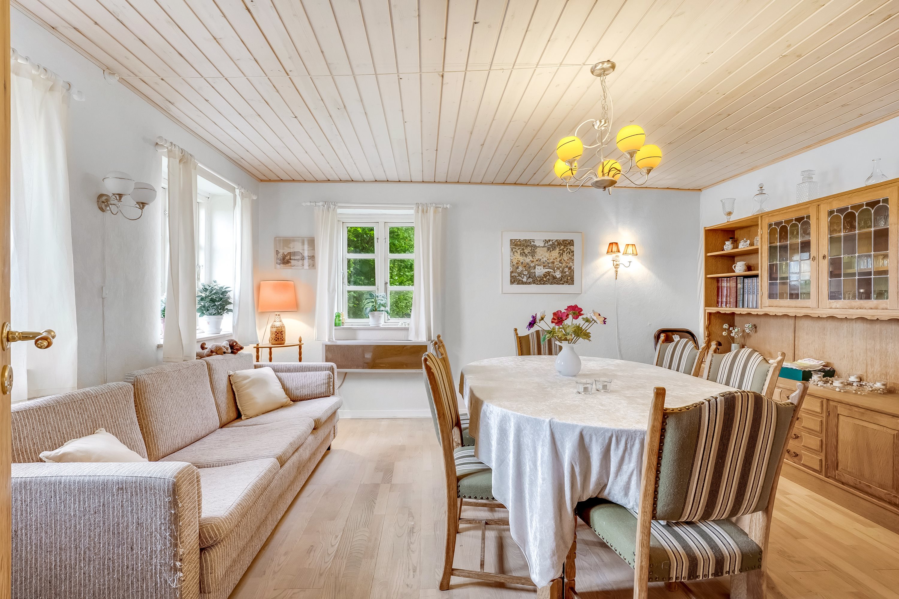 Fremhævet stue billede i fuldskærmstilstand. Billede af Viemosevej 89, Nøbbet, 4913 Horslunde