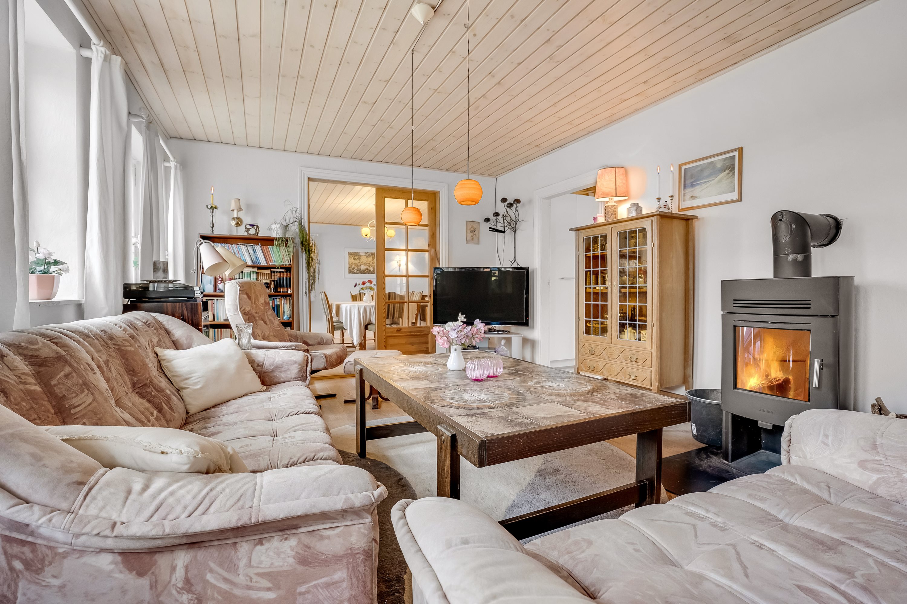 Fremhævet stue billede i fuldskærmstilstand. Billede af Viemosevej 89, Nøbbet, 4913 Horslunde