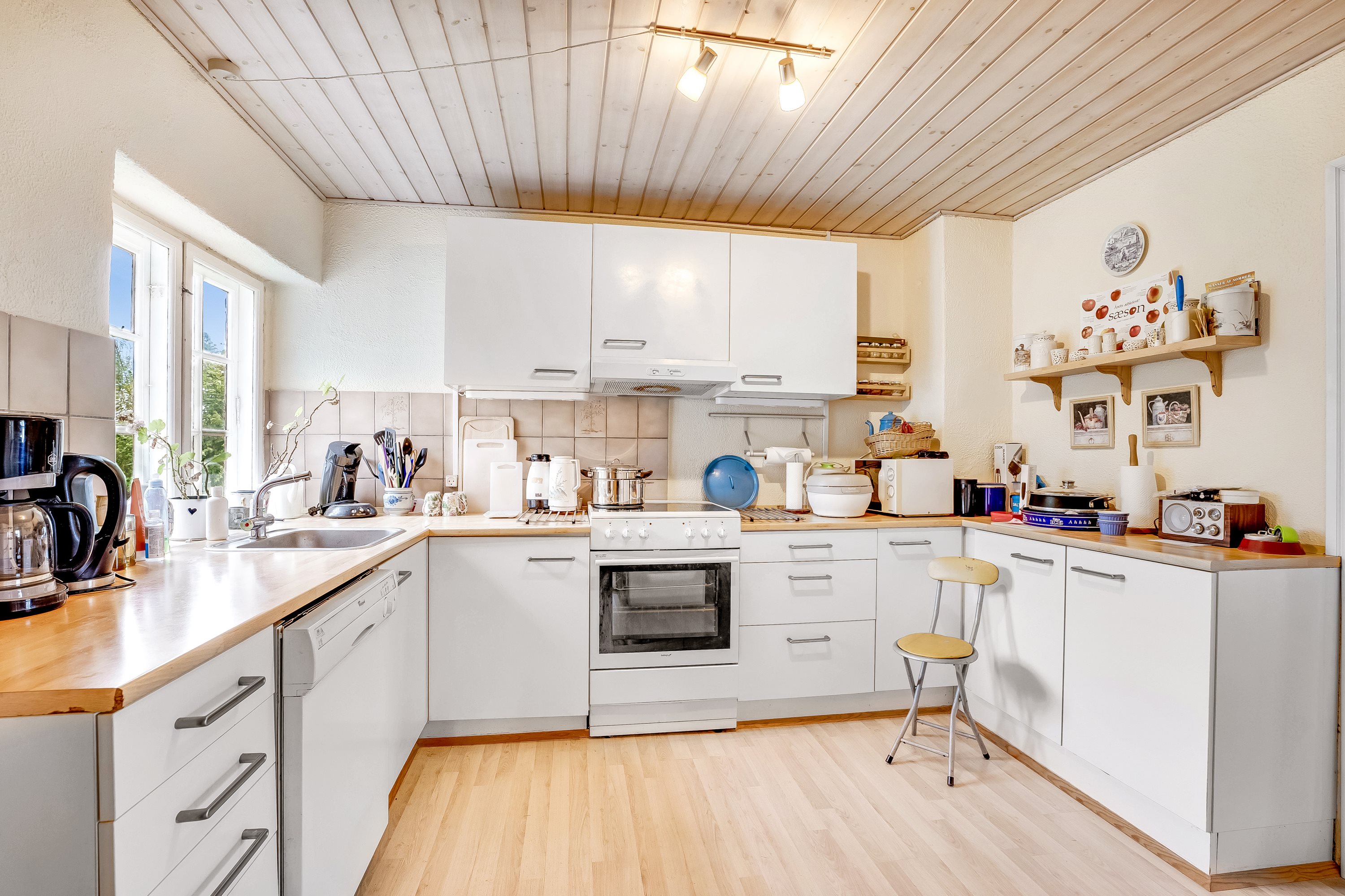 Fremhævet køkken billede i fuldskærmstilstand. Billede af Viemosevej 89, Nøbbet, 4913 Horslunde