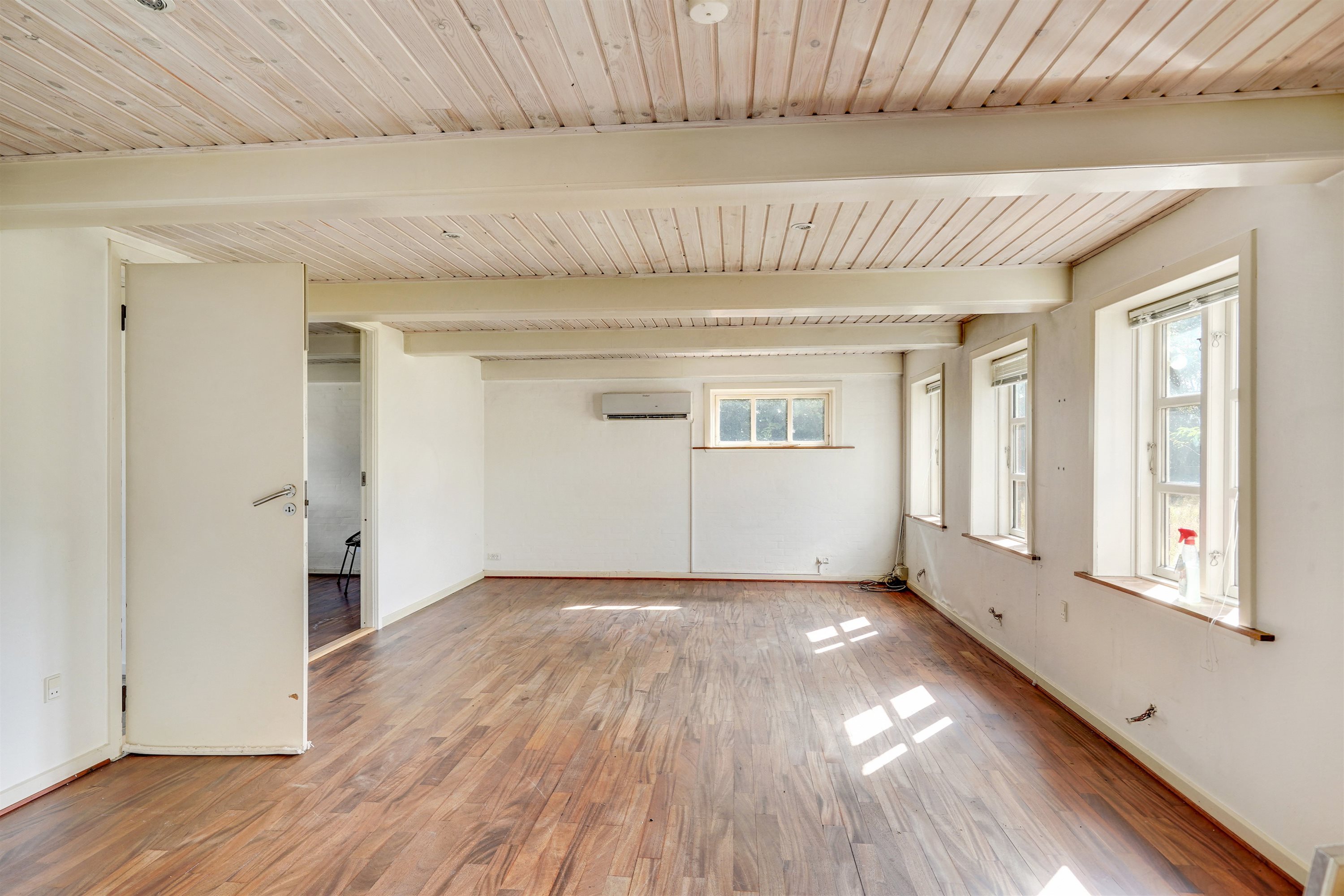 Fremhævet stue billede i fuldskærmstilstand. Billede af Tanderupvej 3, Kirkeby, 6760 Ribe