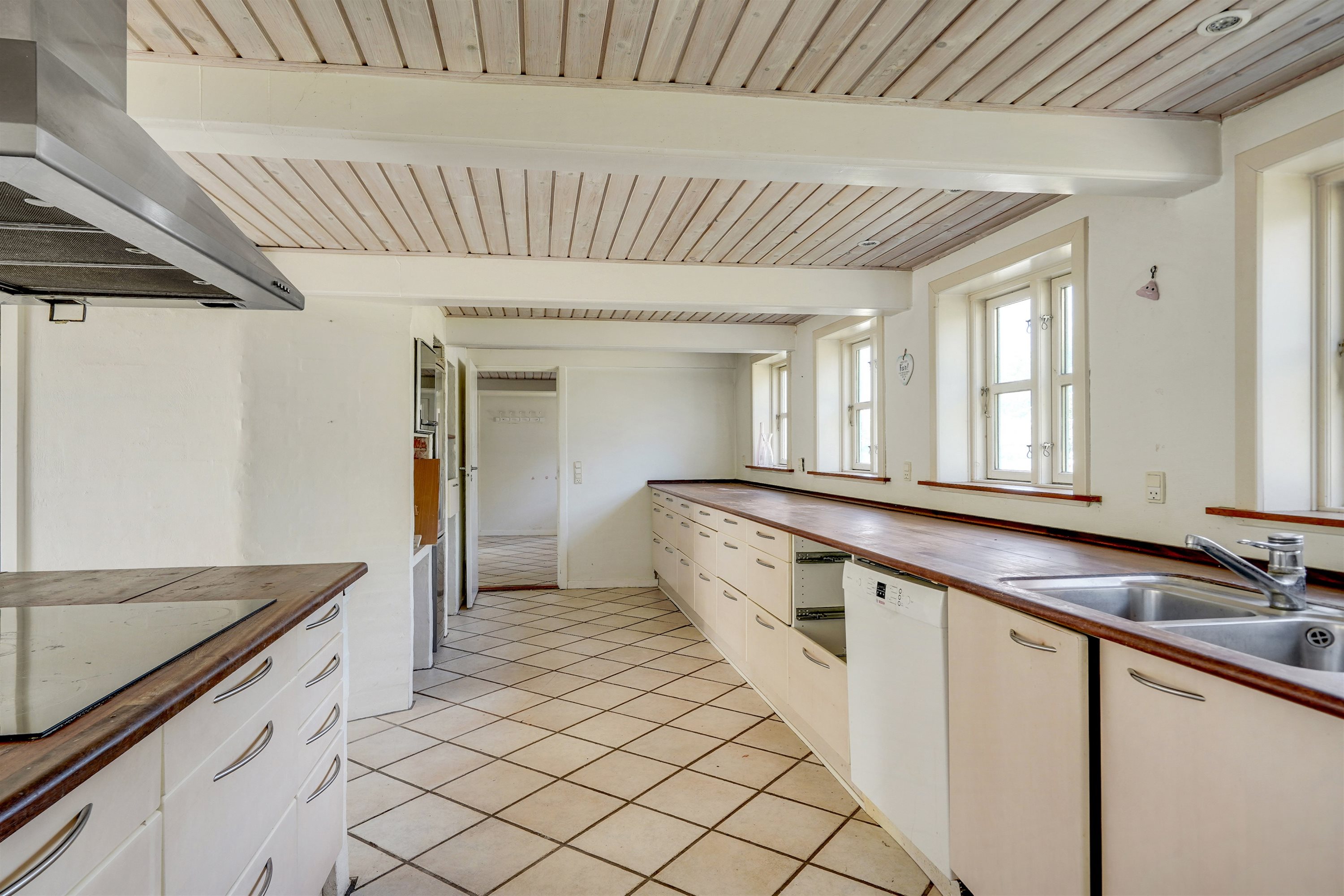 Fremhævet køkken billede i fuldskærmstilstand. Billede af Tanderupvej 3, Kirkeby, 6760 Ribe