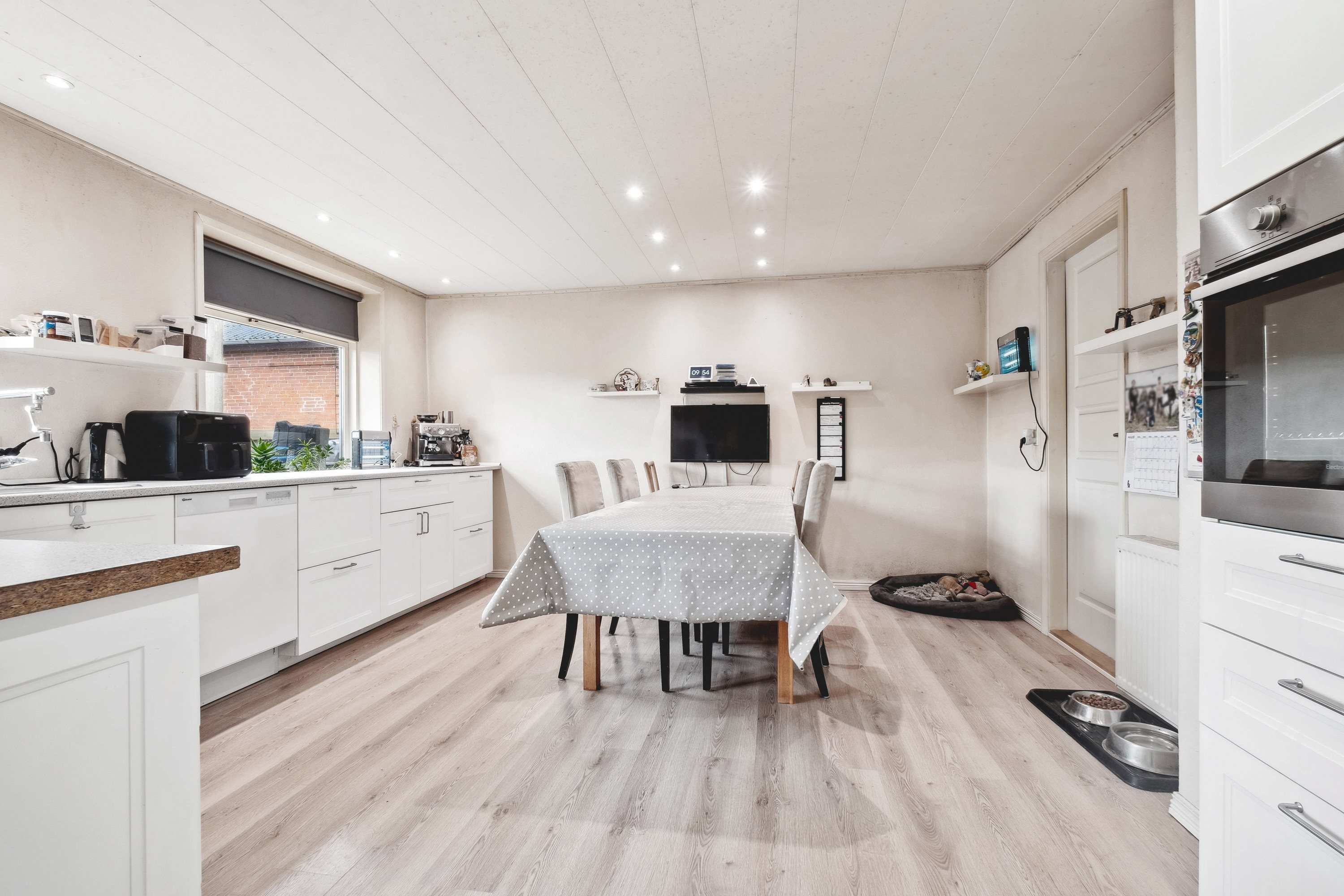 Fremhævet køkken billede i fuldskærmstilstand. Billede af Hovedgaden 18, 8763 Rask Mølle