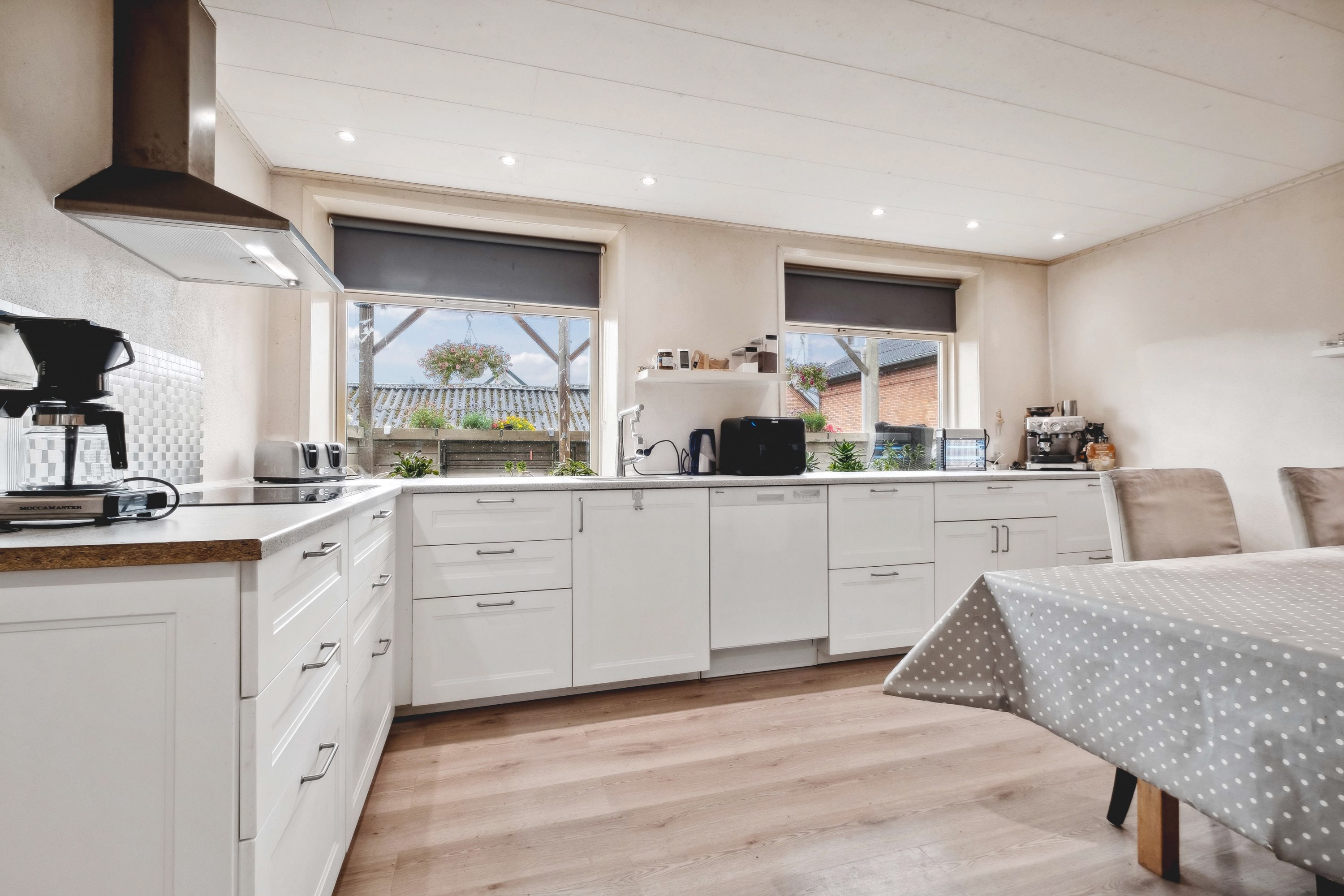 Fremhævet køkken billede i fuldskærmstilstand. Billede af Hovedgaden 18, 8763 Rask Mølle