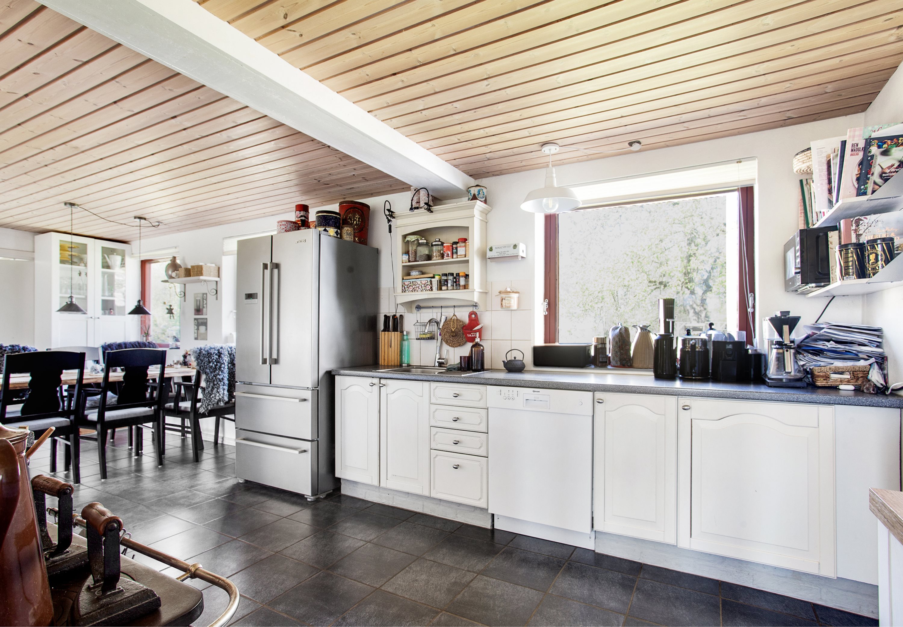 Fremhævet køkken billede i fuldskærmstilstand. Billede af Østerbyvejen 39, Østerby, 9940 Læsø