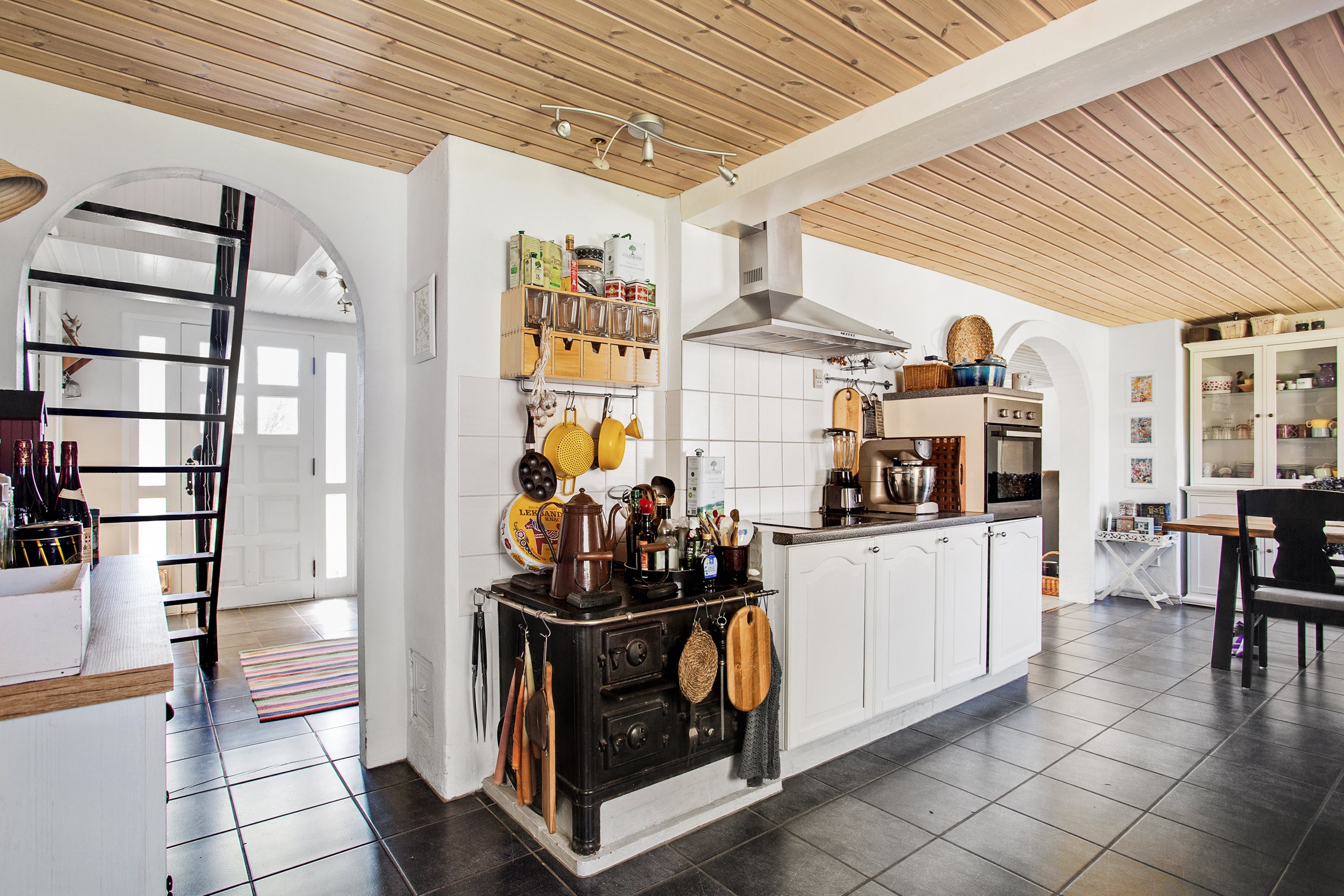 Fremhævet køkken billede i fuldskærmstilstand. Billede af Østerbyvejen 39, Østerby, 9940 Læsø