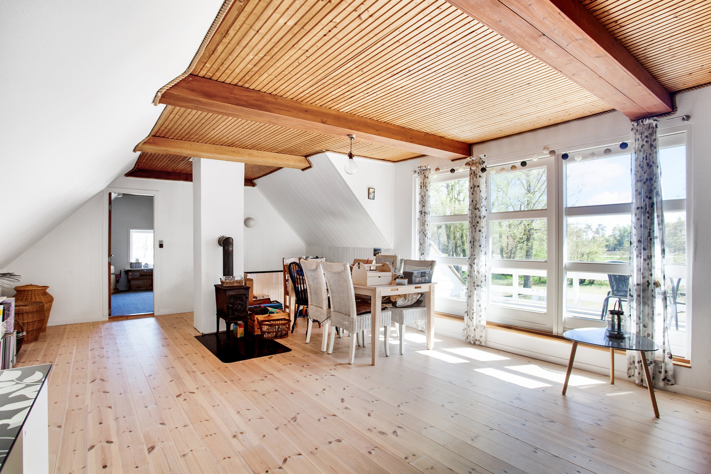 Fremhævet stue billede i fuldskærmstilstand. Billede af Østerbyvejen 39, Østerby, 9940 Læsø