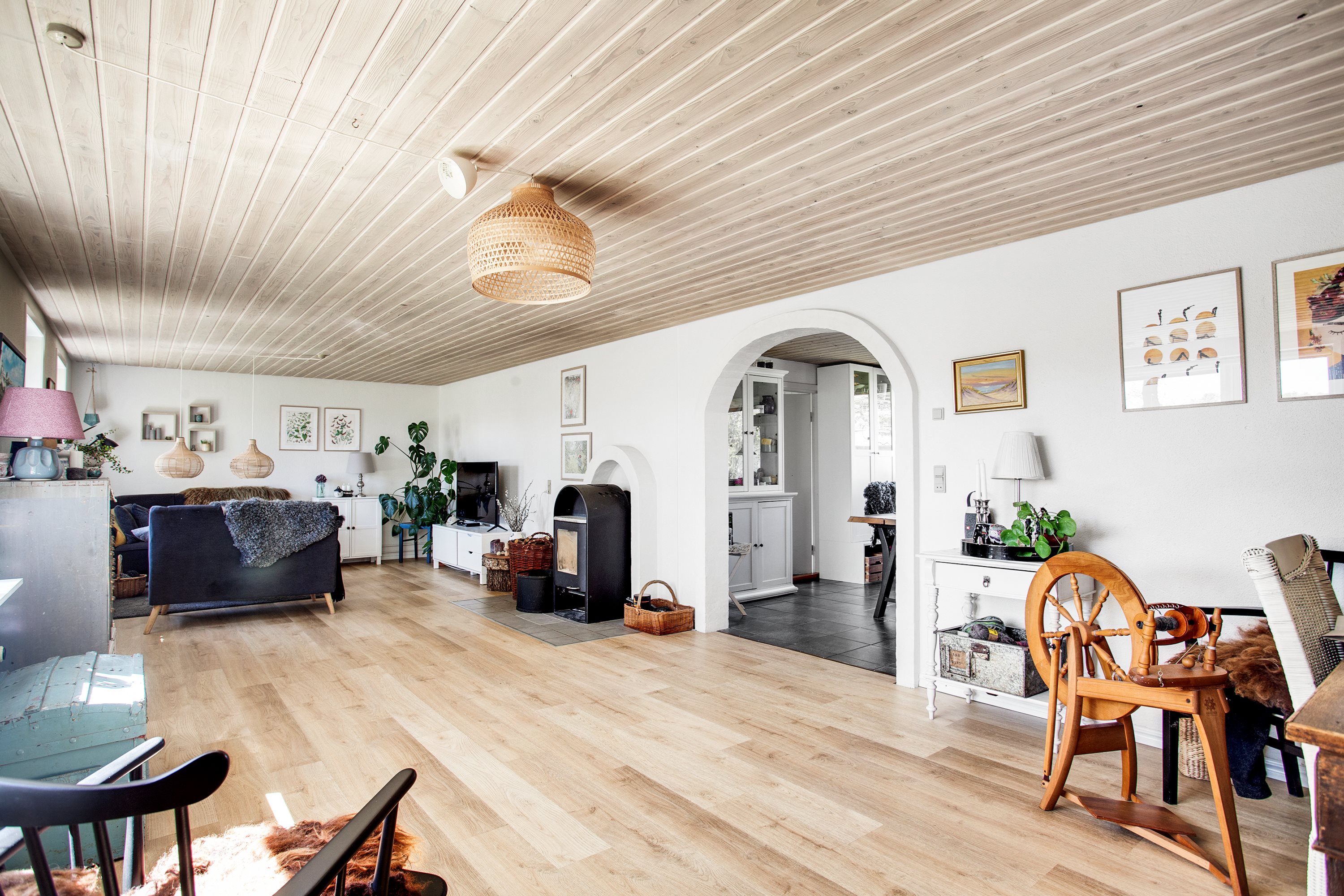 Fremhævet stue billede i fuldskærmstilstand. Billede af Østerbyvejen 39, Østerby, 9940 Læsø