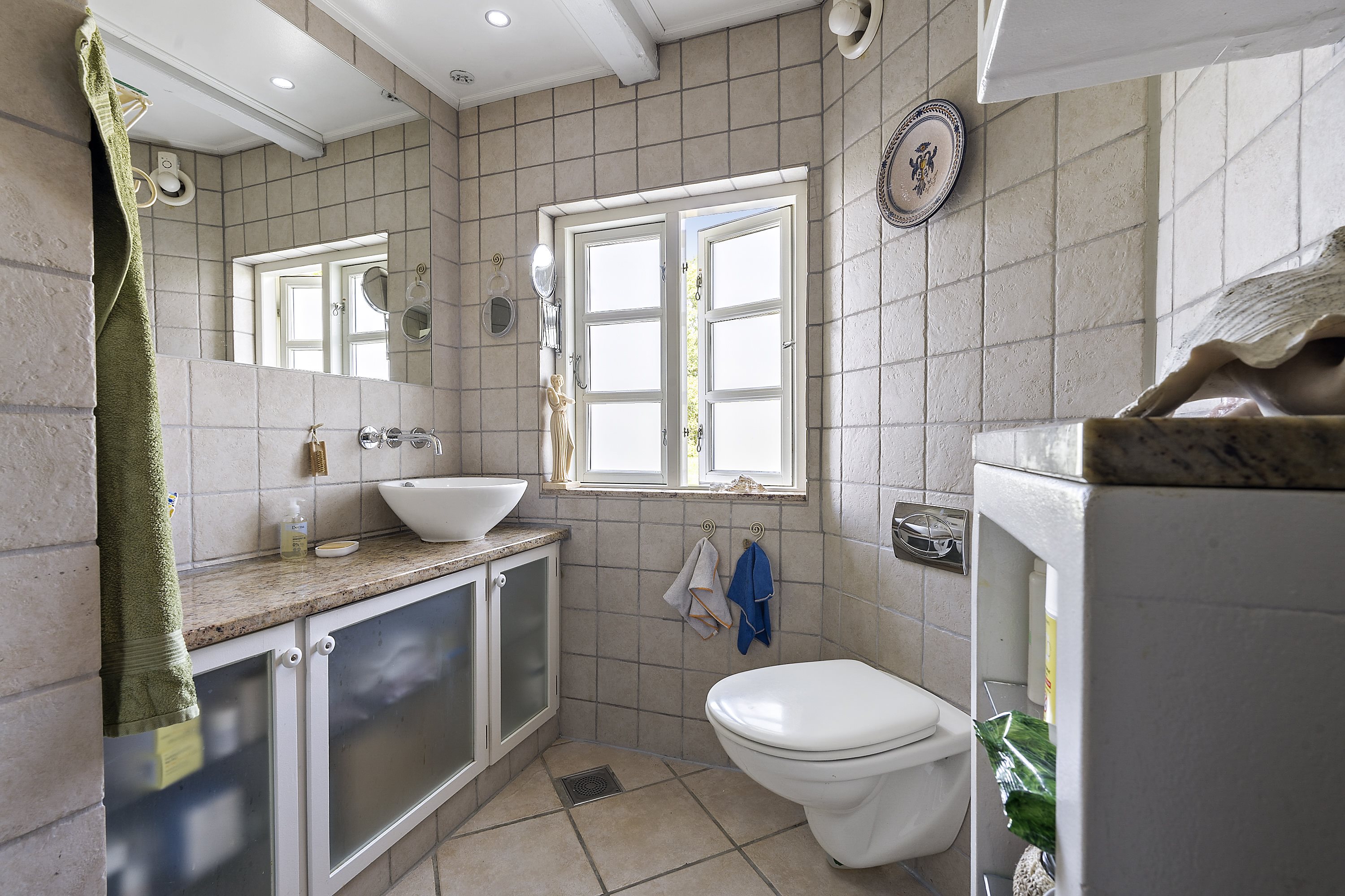 Fremhævet badeværelse billede i fuldskærmstilstand. Billede af Søstien 15, Sønderby, 5631 Ebberup