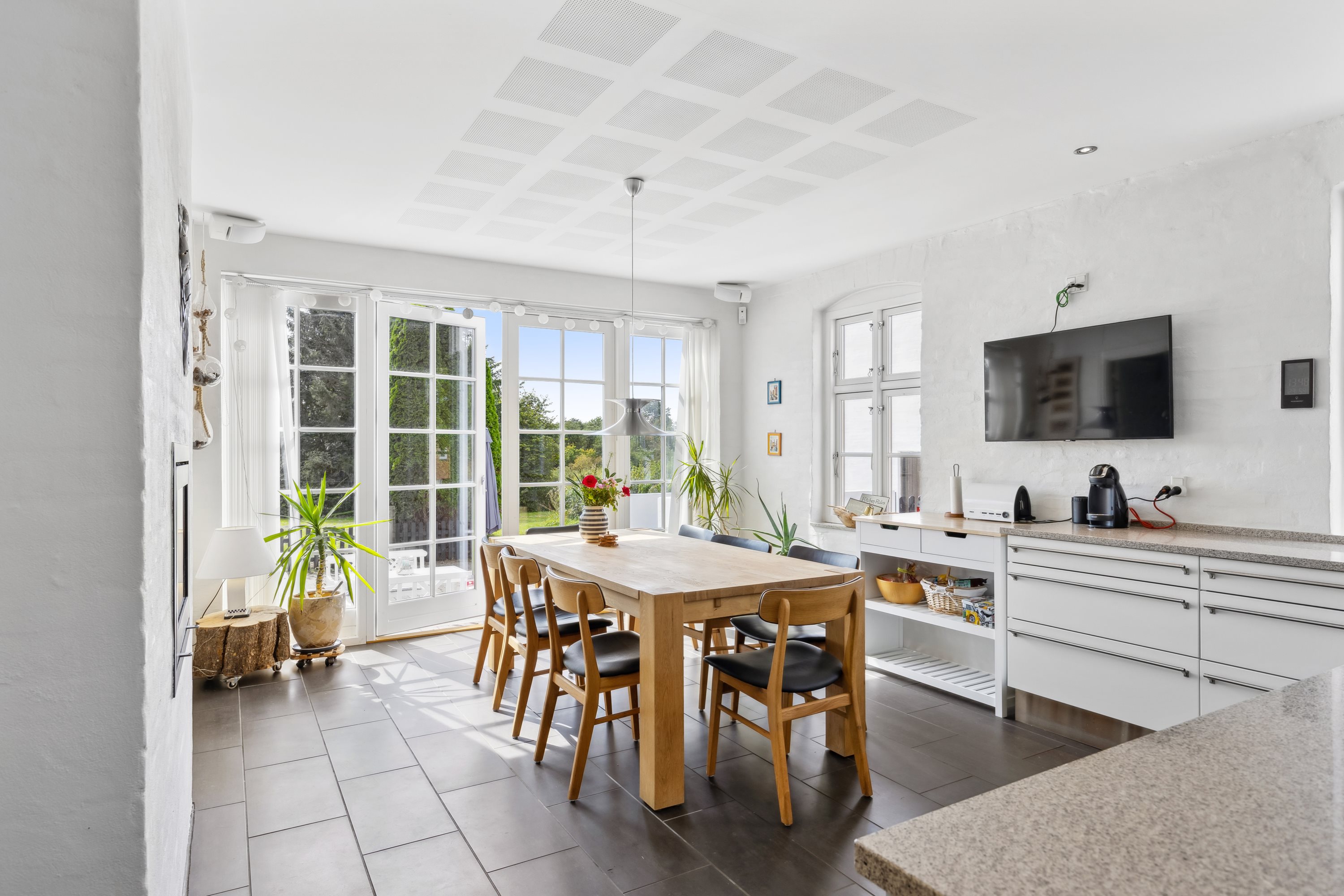 Fremhævet køkken/alrum billede i fuldskærmstilstand. Billede af Dalbyvej 1, Brå, 8783 Hornsyld