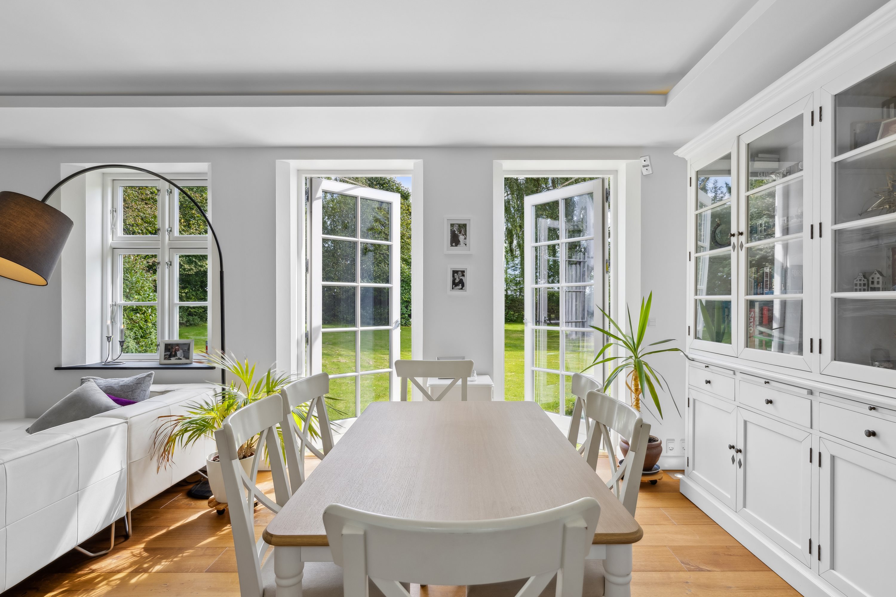 Fremhævet stue billede i fuldskærmstilstand. Billede af Dalbyvej 1, Brå, 8783 Hornsyld