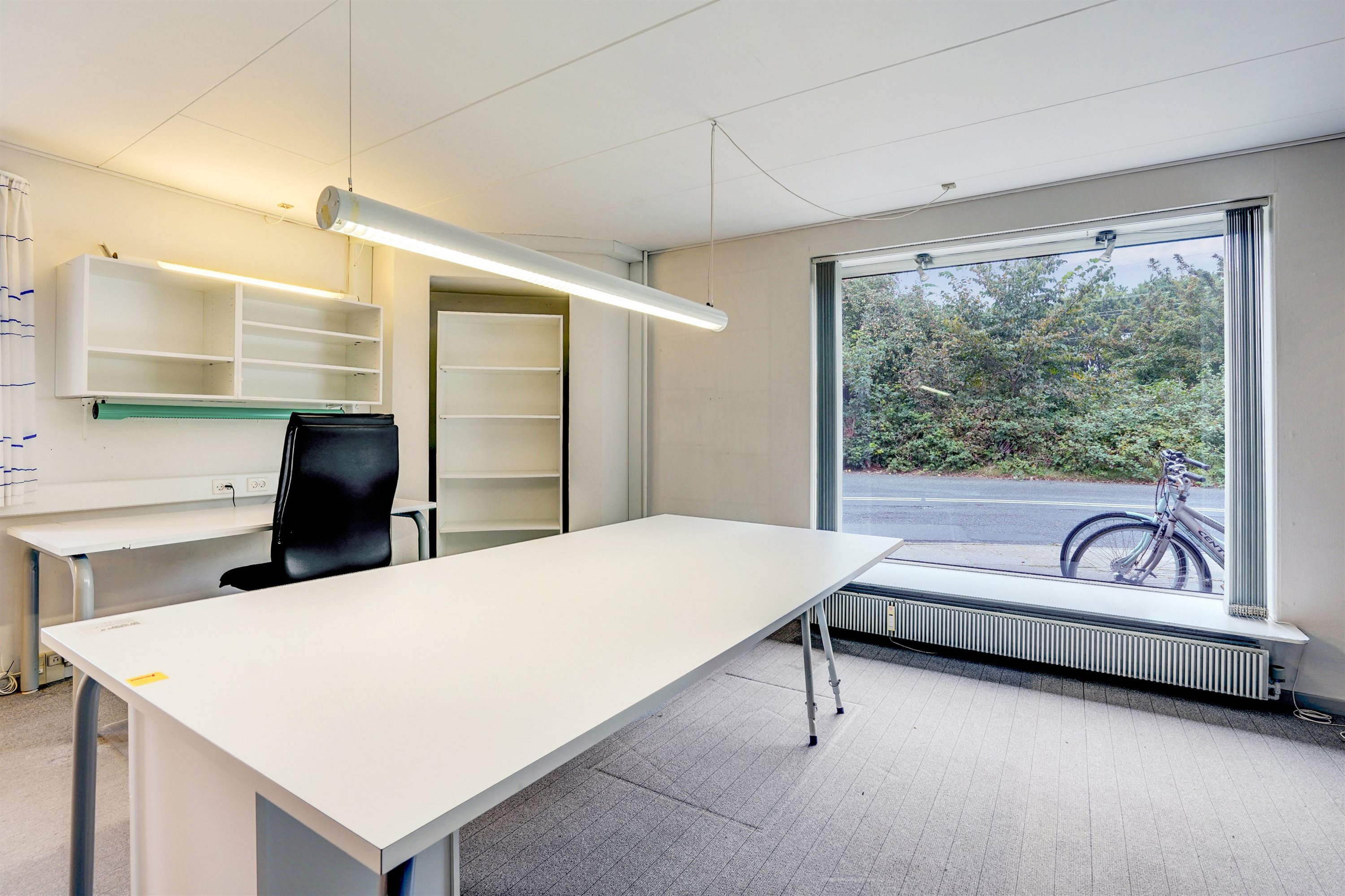 Fremhævet kontor billede i fuldskærmstilstand. Billede af Tjæreborg Stationsvej 1, 6731 Tjæreborg