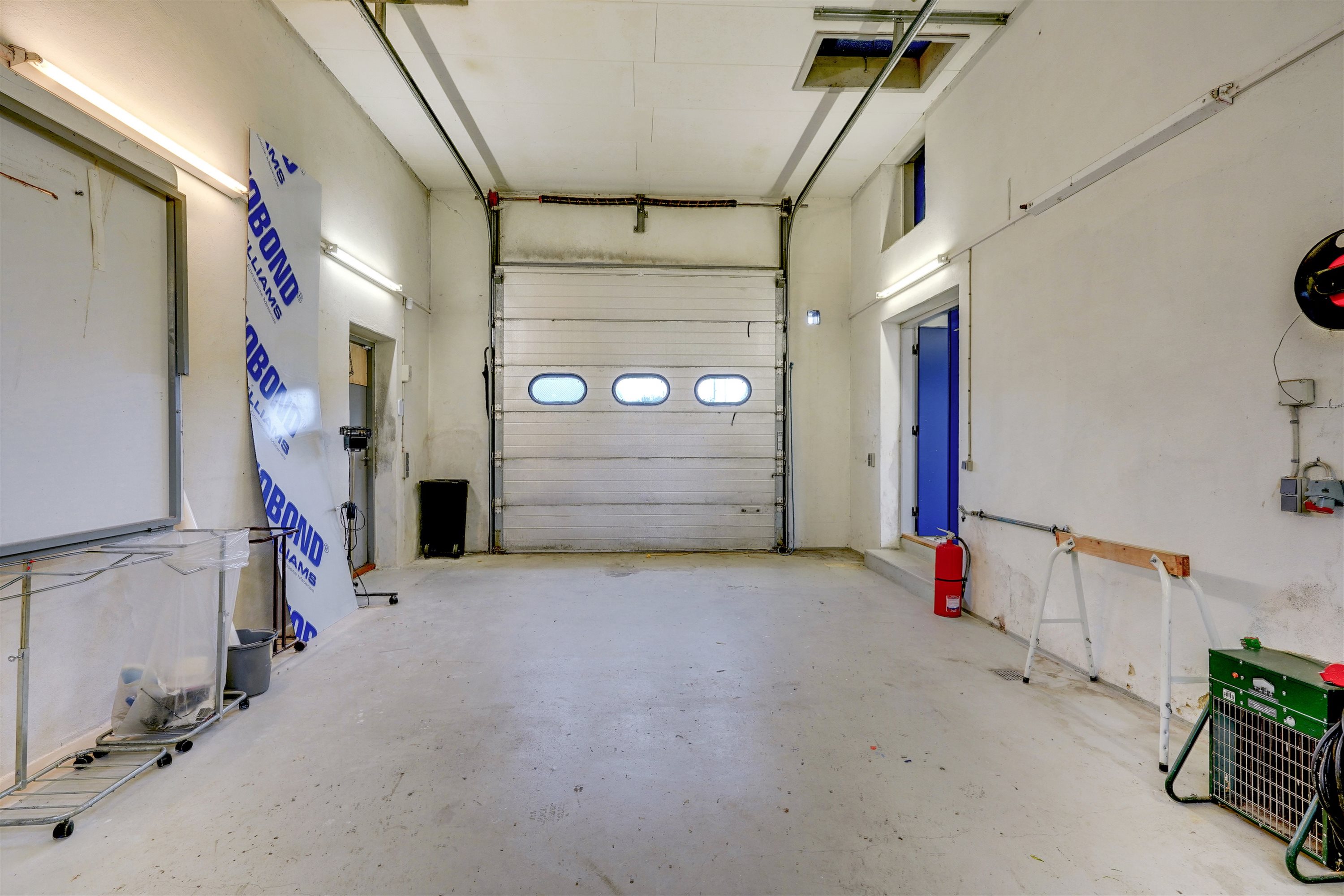 Fremhævet garage billede i fuldskærmstilstand. Billede af Tjæreborg Stationsvej 1, 6731 Tjæreborg