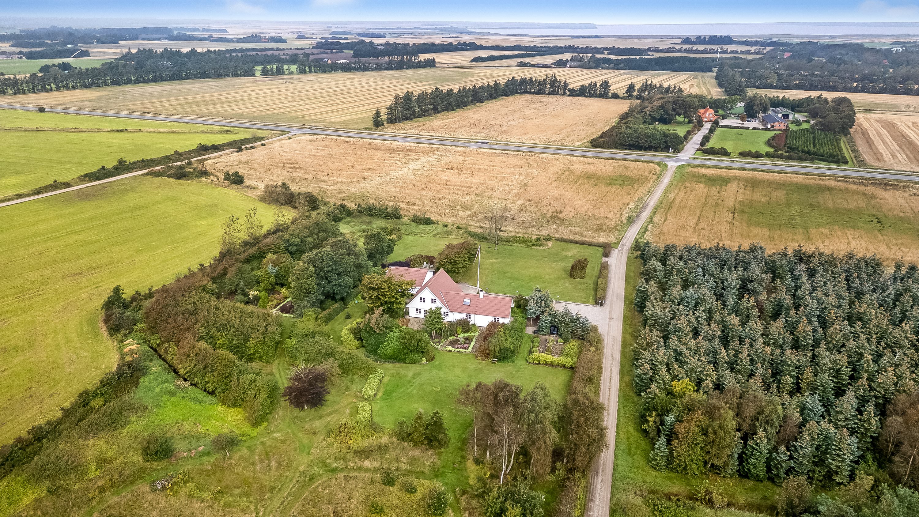 Fremhævet luftfoto billede i fuldskærmstilstand. Billede af Stabyvej 25, Staby, 6990 Ulfborg