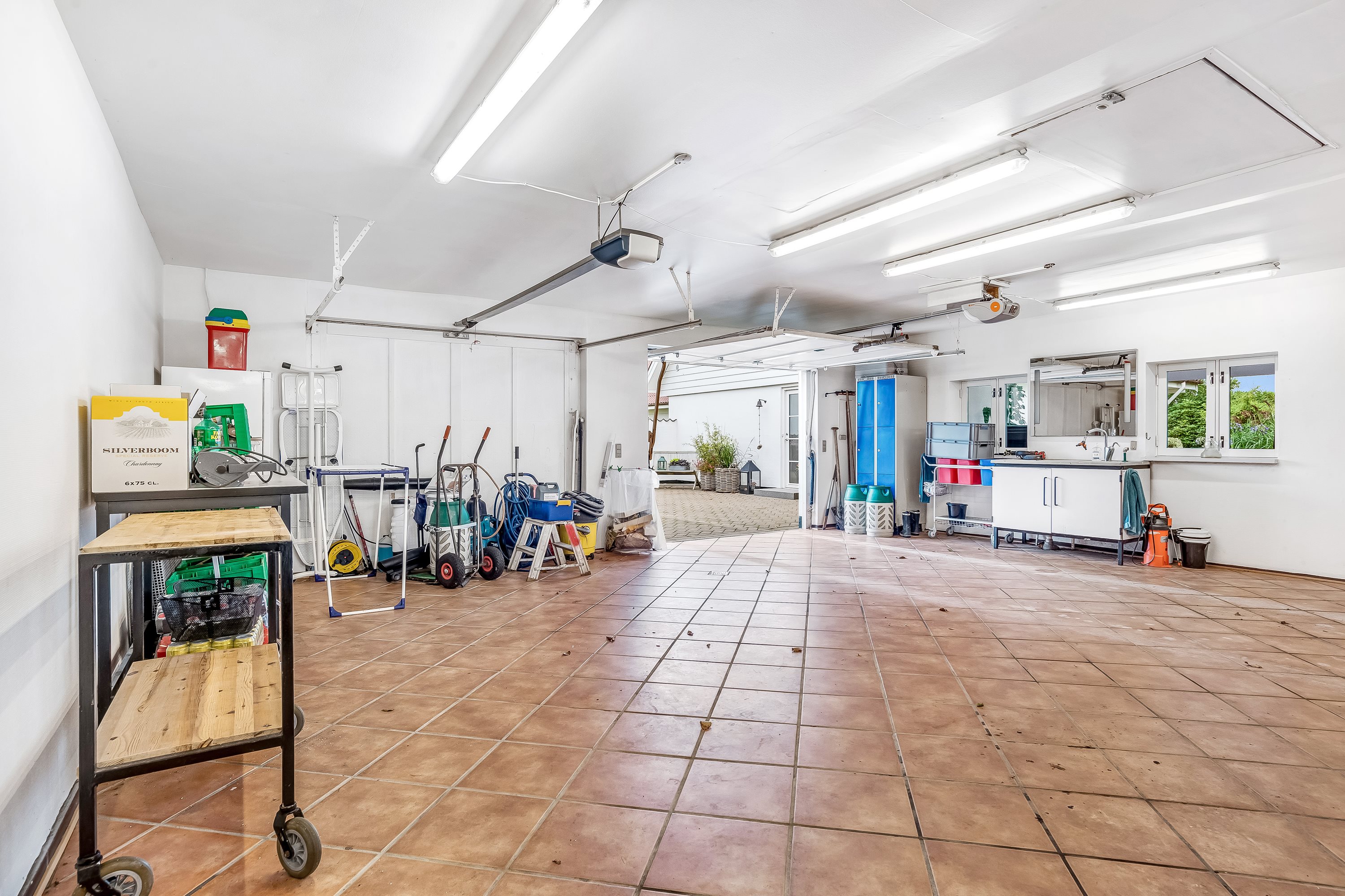 Fremhævet garage billede i fuldskærmstilstand. Billede af Stabyvej 25, Staby, 6990 Ulfborg