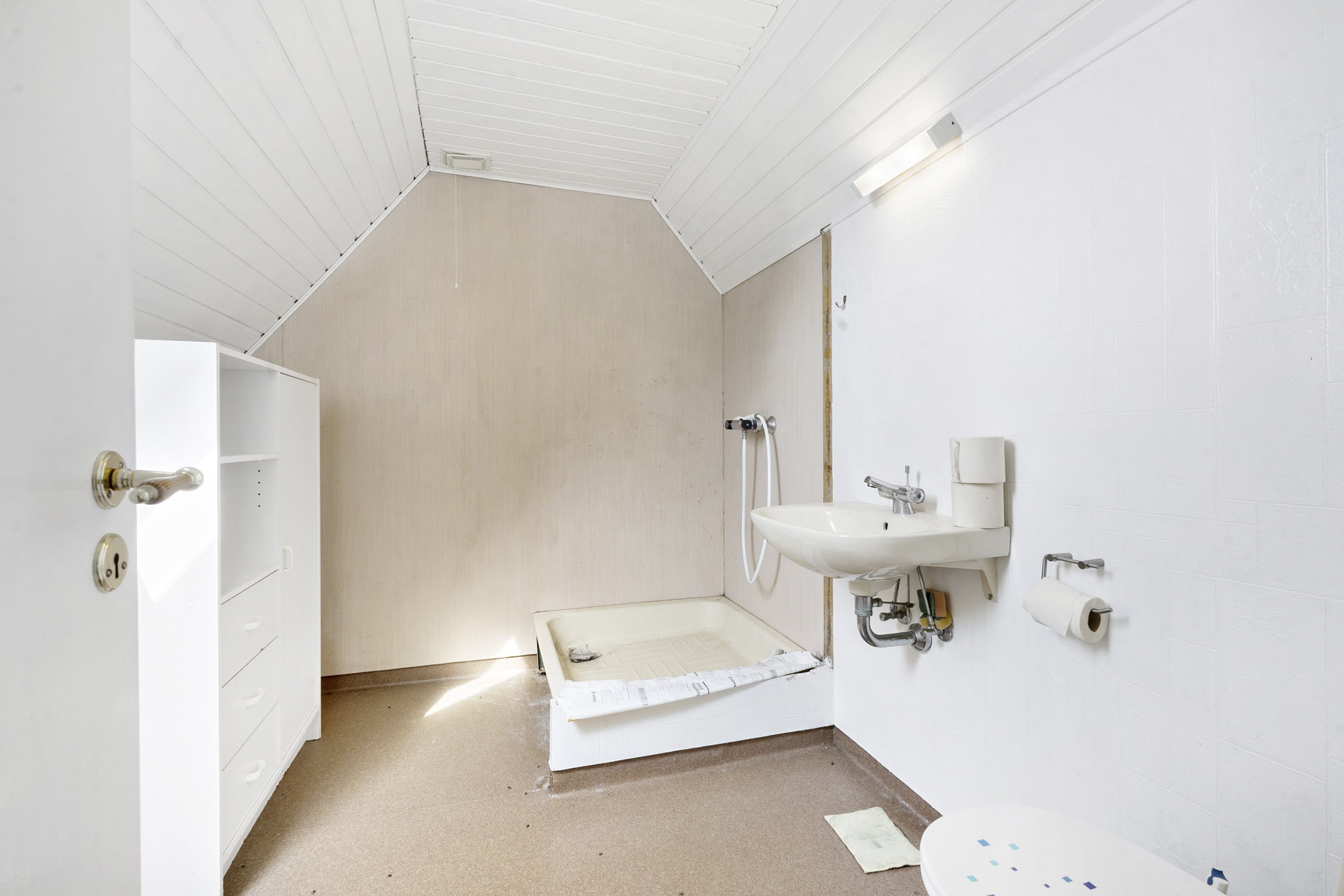 Fremhævet badeværelse billede i fuldskærmstilstand. Billede af Radbyvej 37, Radby, 5672 Broby