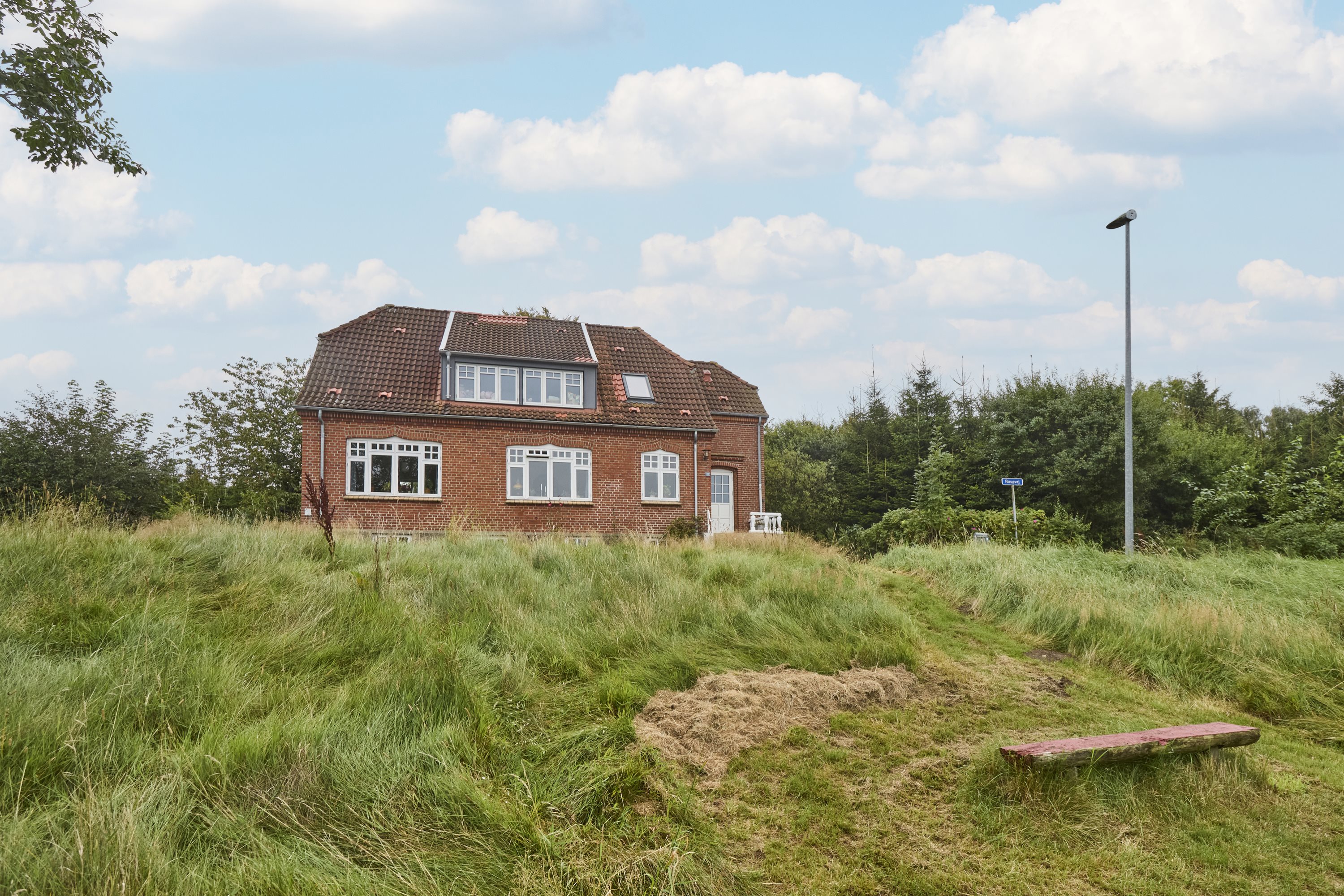 Fremhævet  billede i fuldskærmstilstand. Billede af Fårupvej 26, 8840 Rødkærsbro