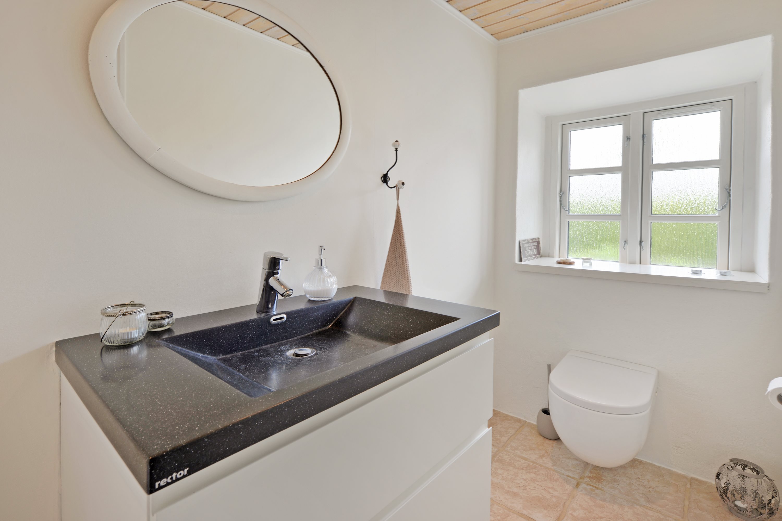 Fremhævet toilet billede i fuldskærmstilstand. Billede af Middelfartvej 204, Skovshøjrup, 5464 Brenderup Fyn