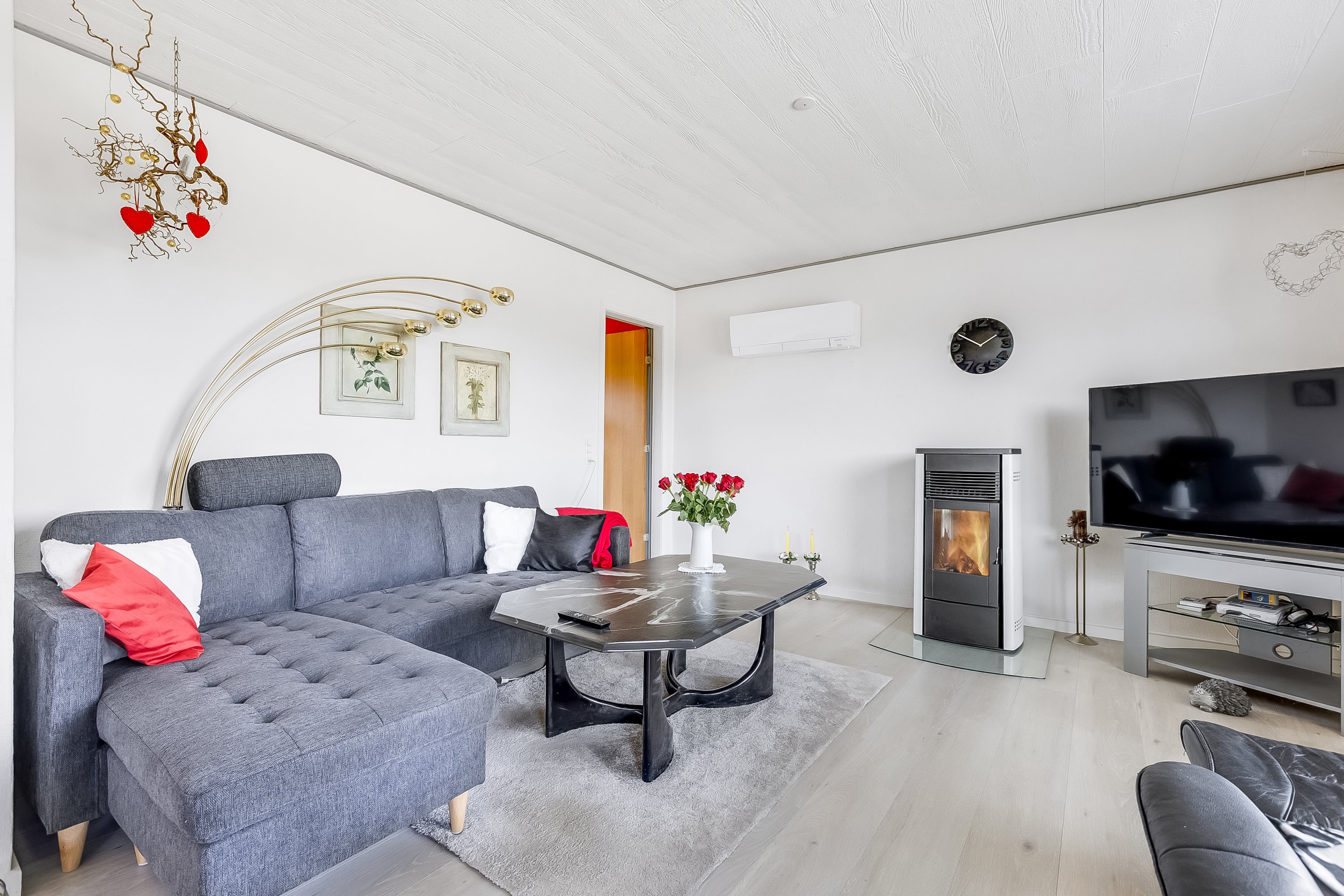 Fremhævet stue billede i fuldskærmstilstand. Billede af Bakkegårdsvej 10, Rørby, 4400 Kalundborg