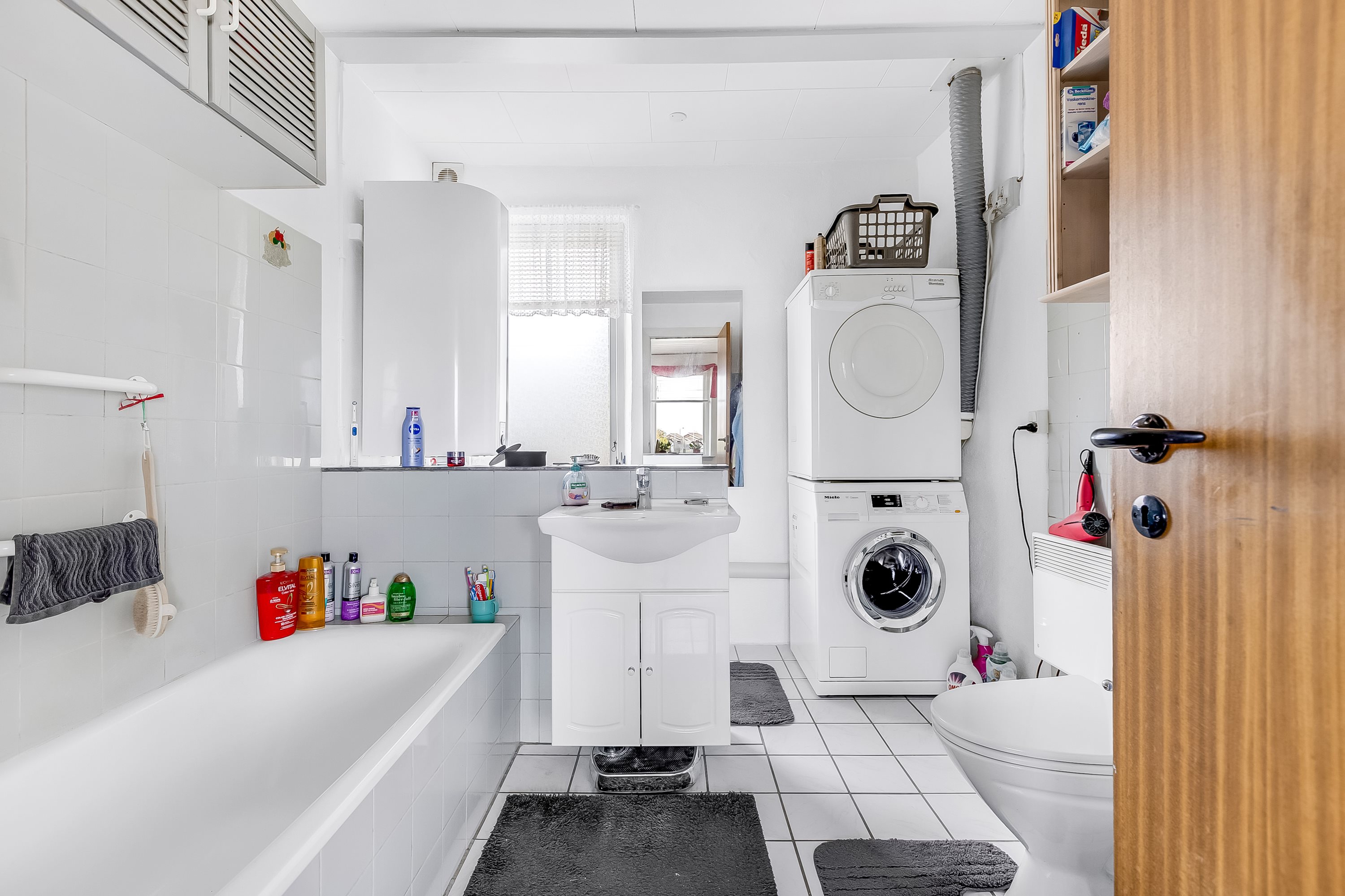 Fremhævet badeværelse billede i fuldskærmstilstand. Billede af Bakkegårdsvej 10, Rørby, 4400 Kalundborg