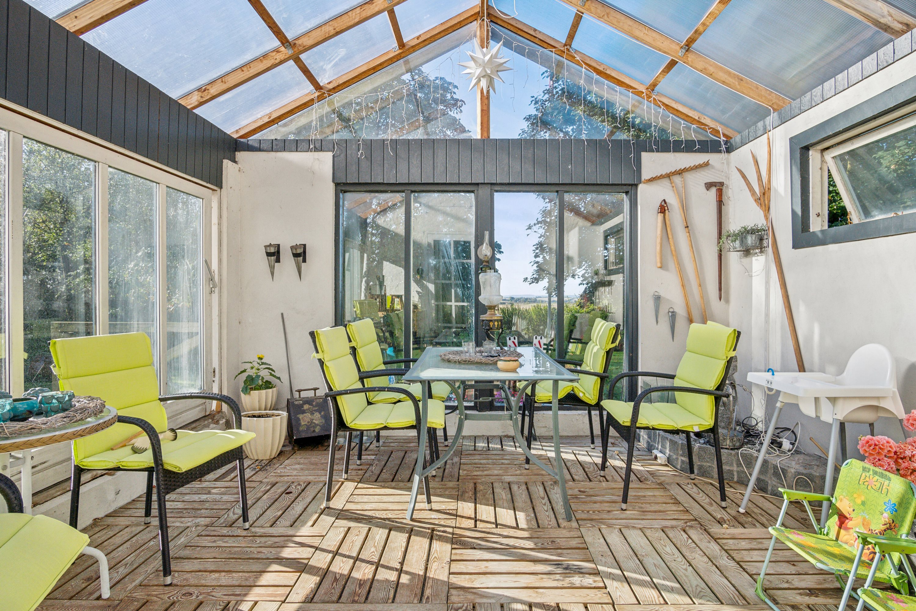 Fremhævet udestue billede i fuldskærmstilstand. Billede af Brørupvej 73, Overby, 8732 Hovedgård