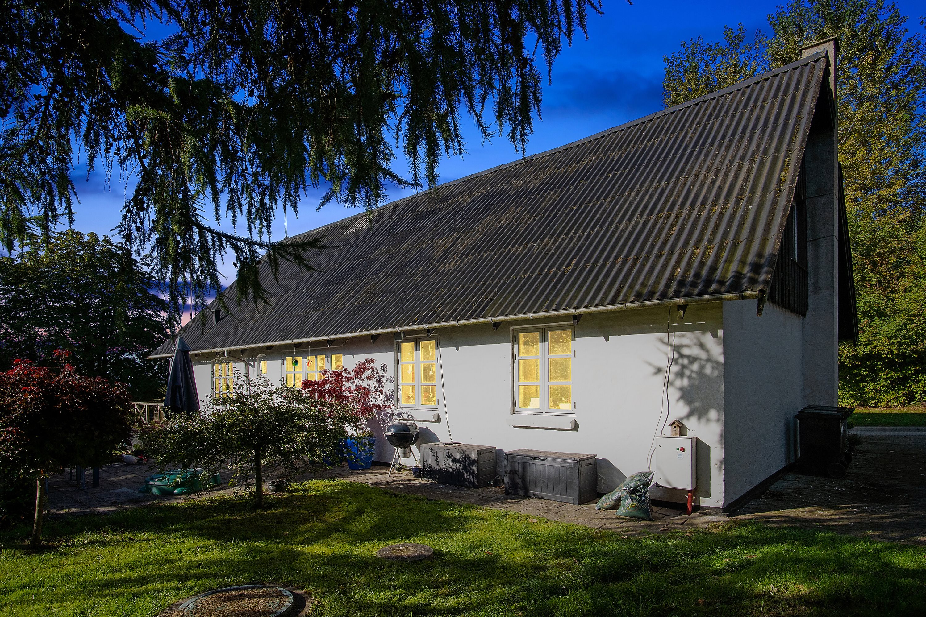 Fremhævet set fra haven billede i fuldskærmstilstand. Billede af Brørupvej 73, Overby, 8732 Hovedgård