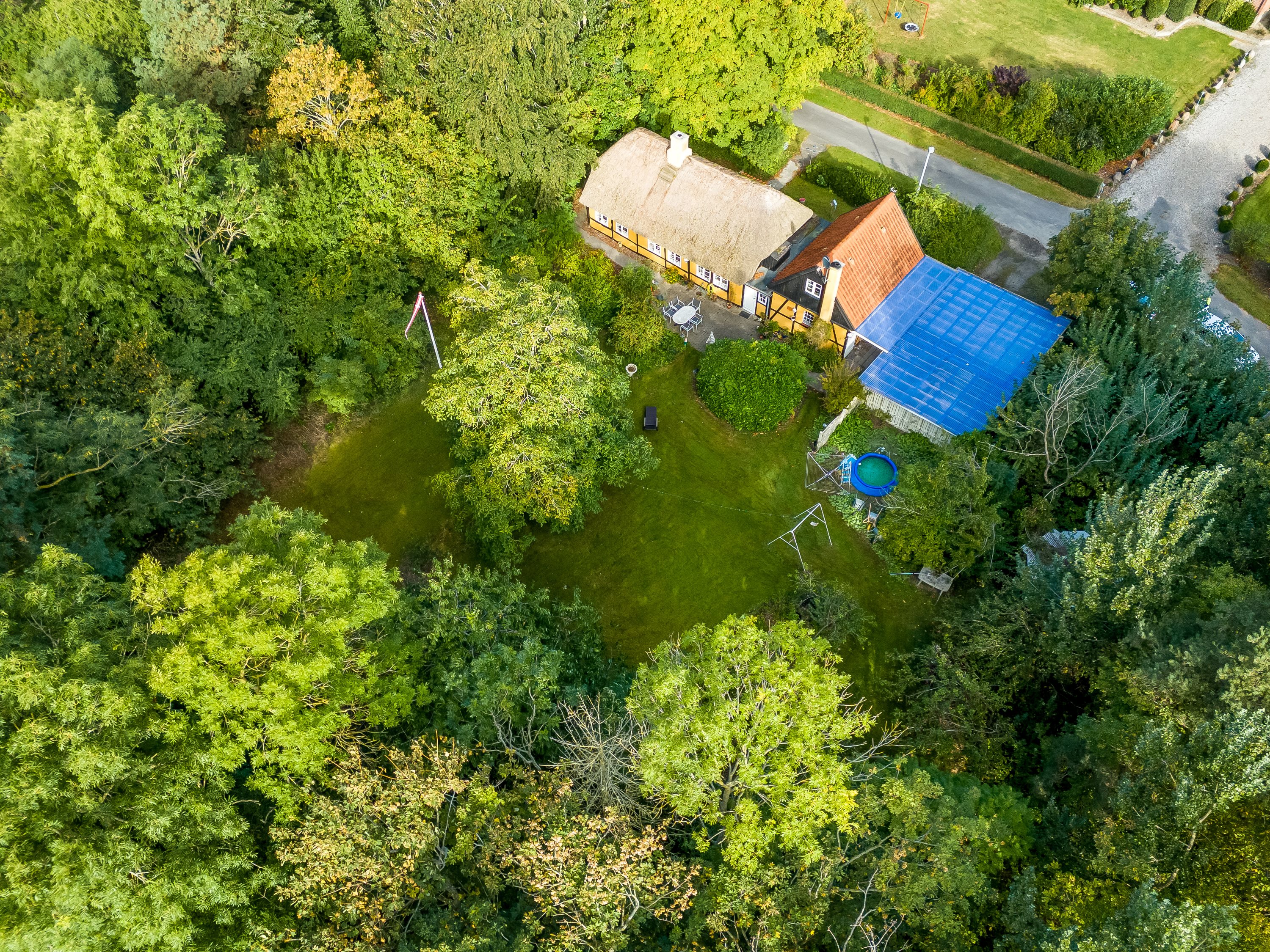 Fremhævet luftfoto billede i fuldskærmstilstand. Billede af Klønge Byvej 10, 4983 Dannemare