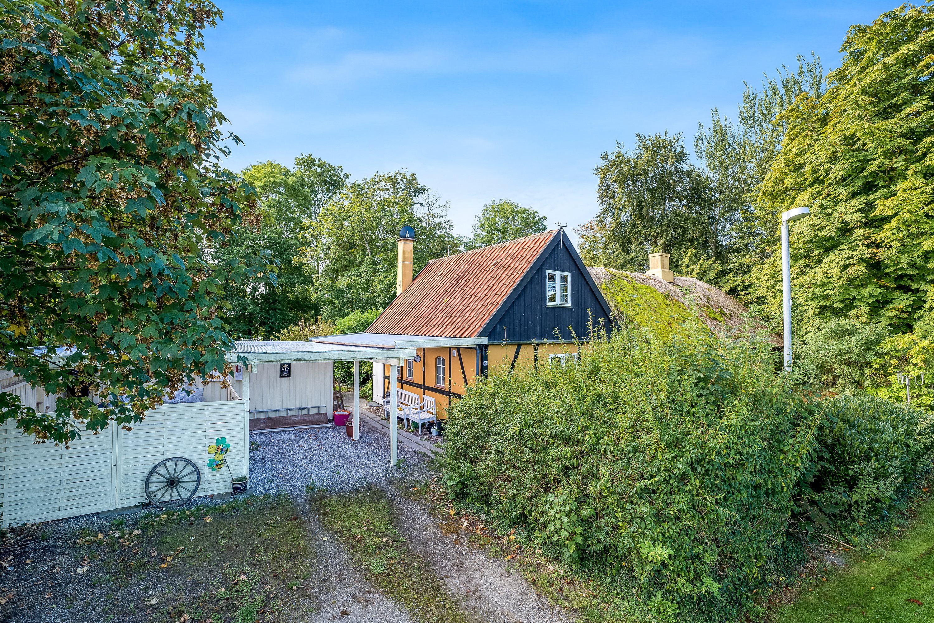 Fremhævet mastefoto billede i fuldskærmstilstand. Billede af Klønge Byvej 10, 4983 Dannemare