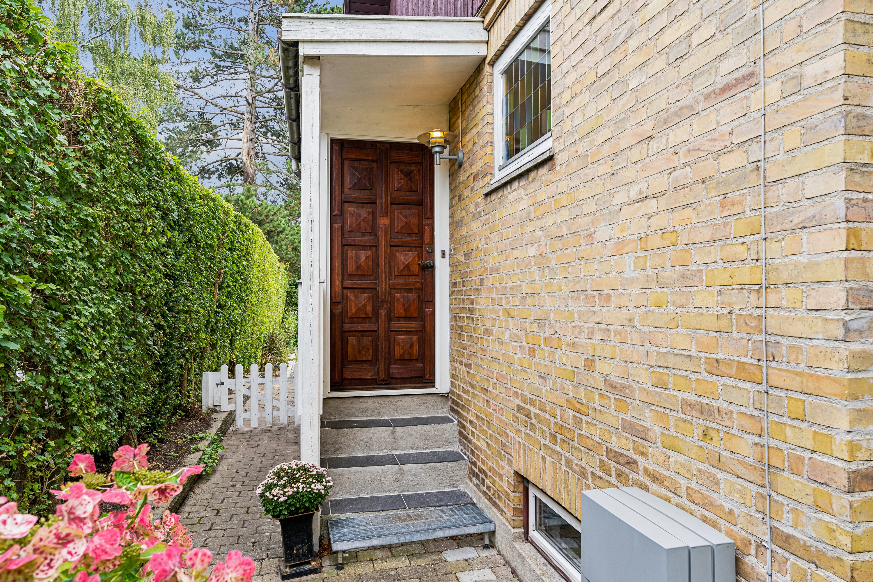 Fremhævet  billede i fuldskærmstilstand. Billede af Valdemarsvej 42, 2960 Rungsted Kyst