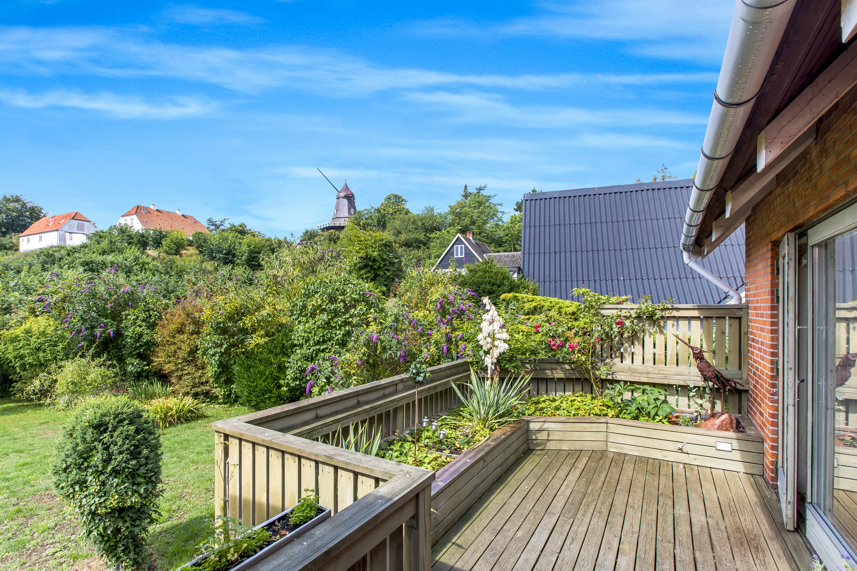 Fremhævet terrasse billede i fuldskærmstilstand. Billede af Røsnæsvej 351, 4400 Kalundborg