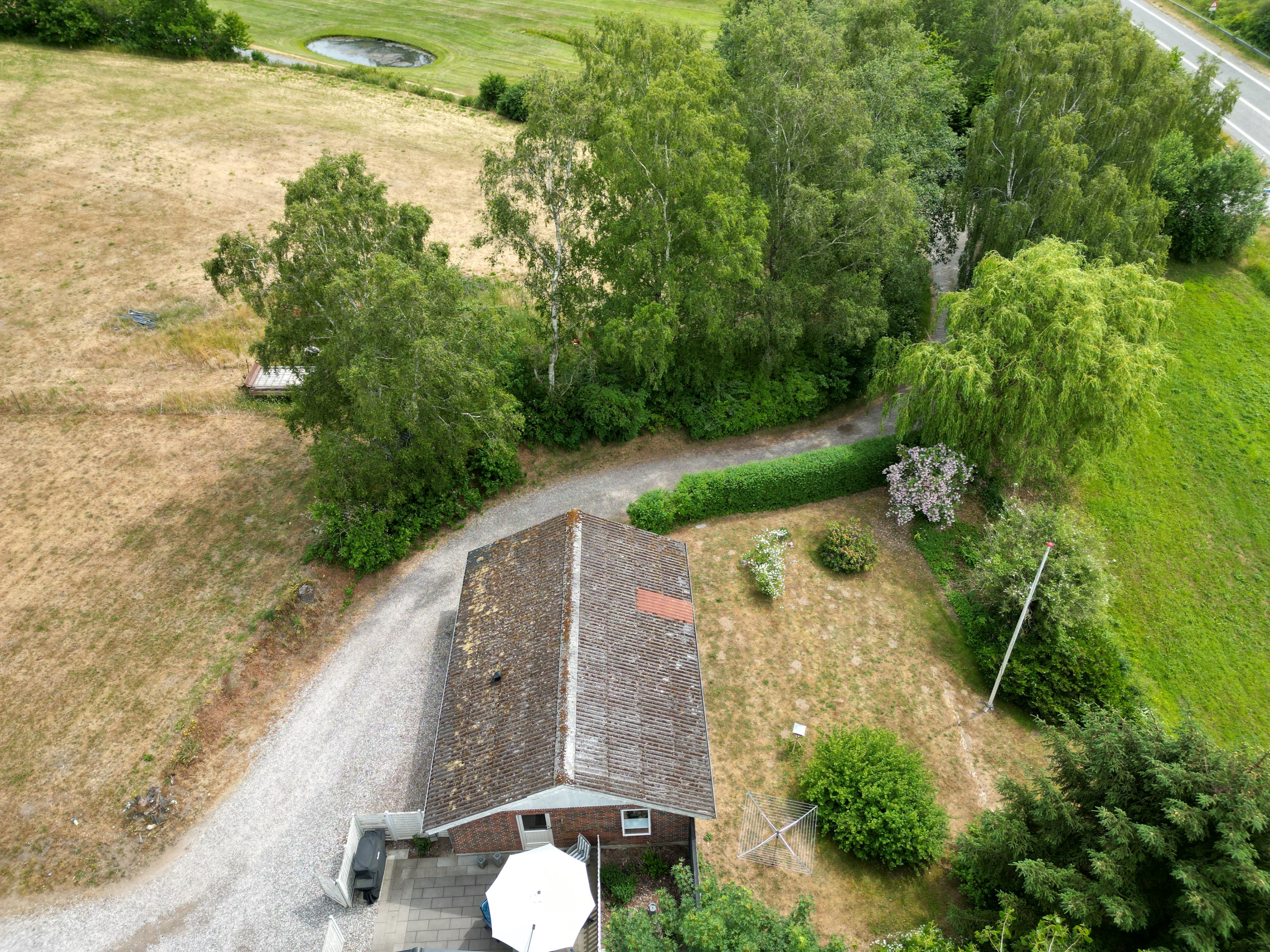 Fremhævet andet billede i fuldskærmstilstand. Billede af Skanderborgvej 145, 8660 Skanderborg