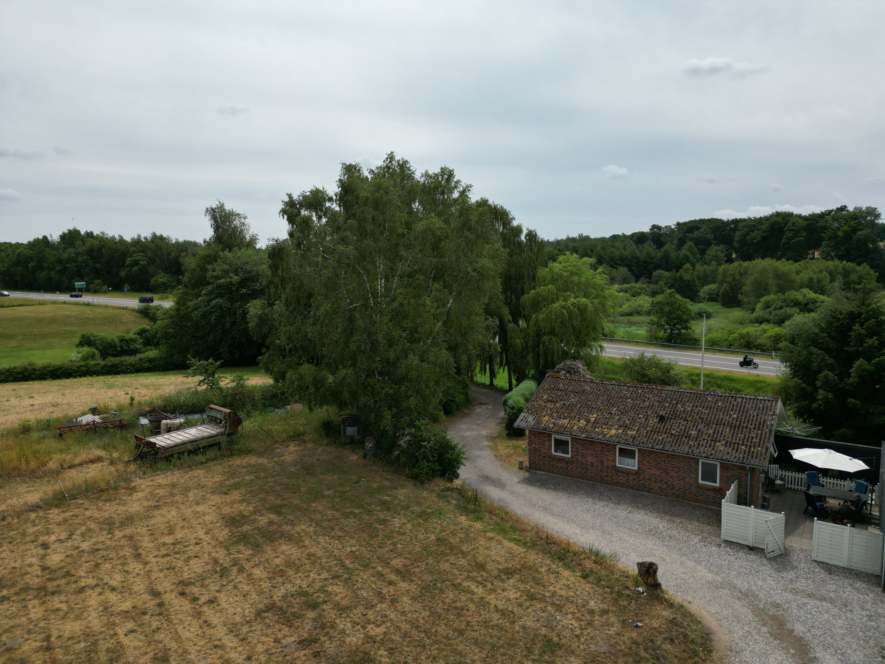 Fremhævet andet billede i fuldskærmstilstand. Billede af Skanderborgvej 145, 8660 Skanderborg