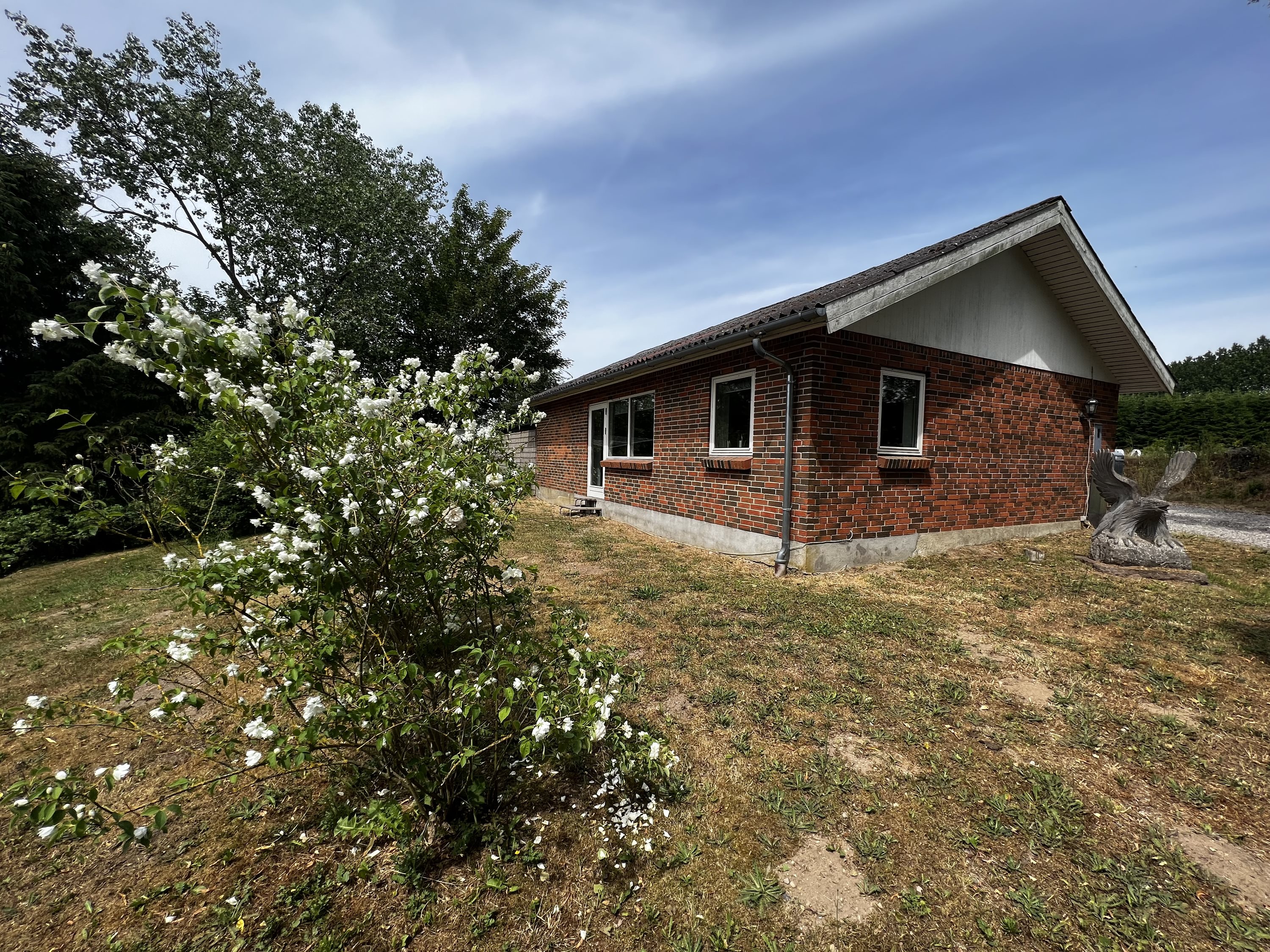 Fremhævet andet billede i fuldskærmstilstand. Billede af Skanderborgvej 145, 8660 Skanderborg