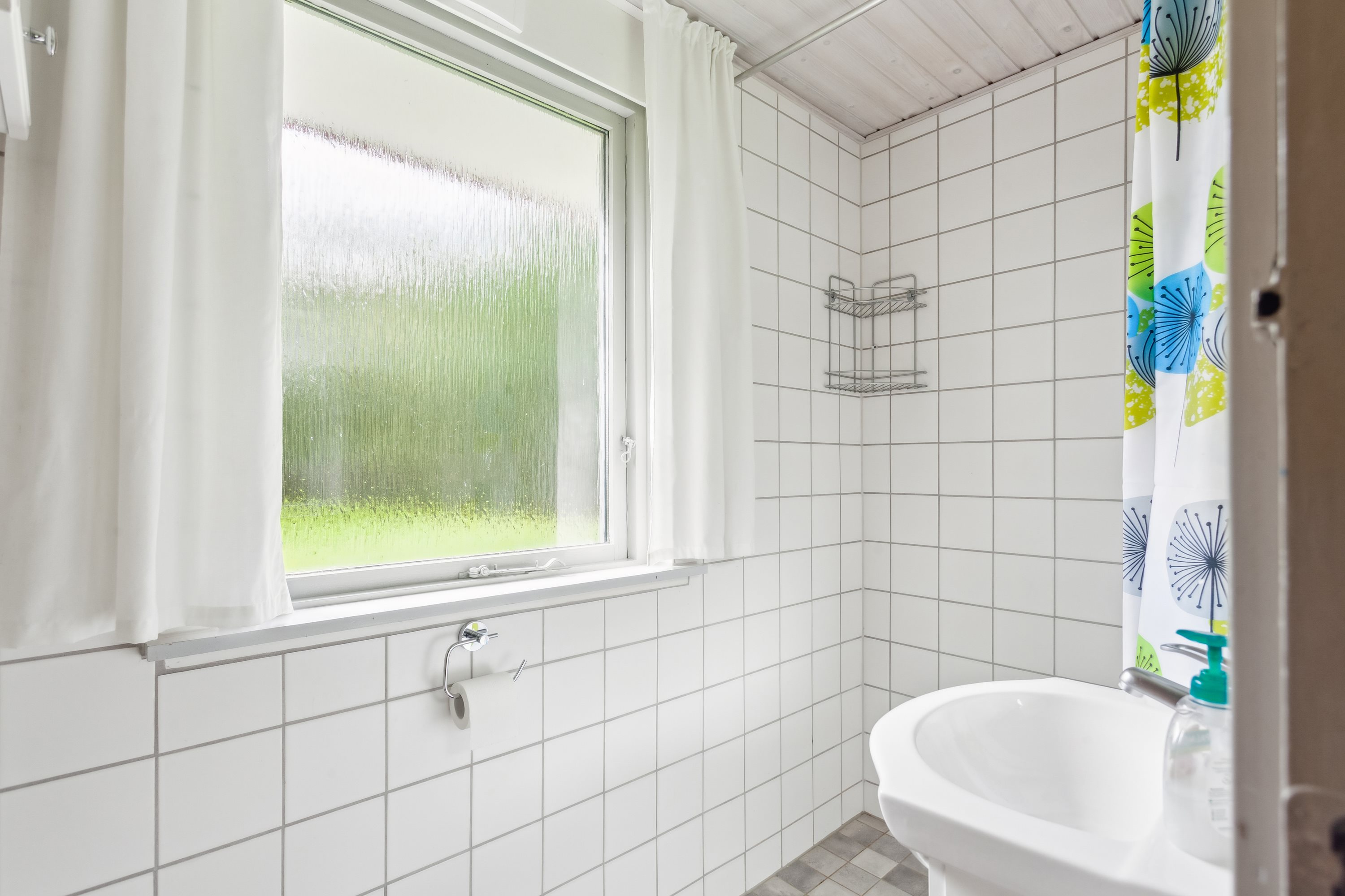 Fremhævet badeværelse billede i fuldskærmstilstand. Billede af Hindbærvej 2, Vesterø, 9940 Læsø