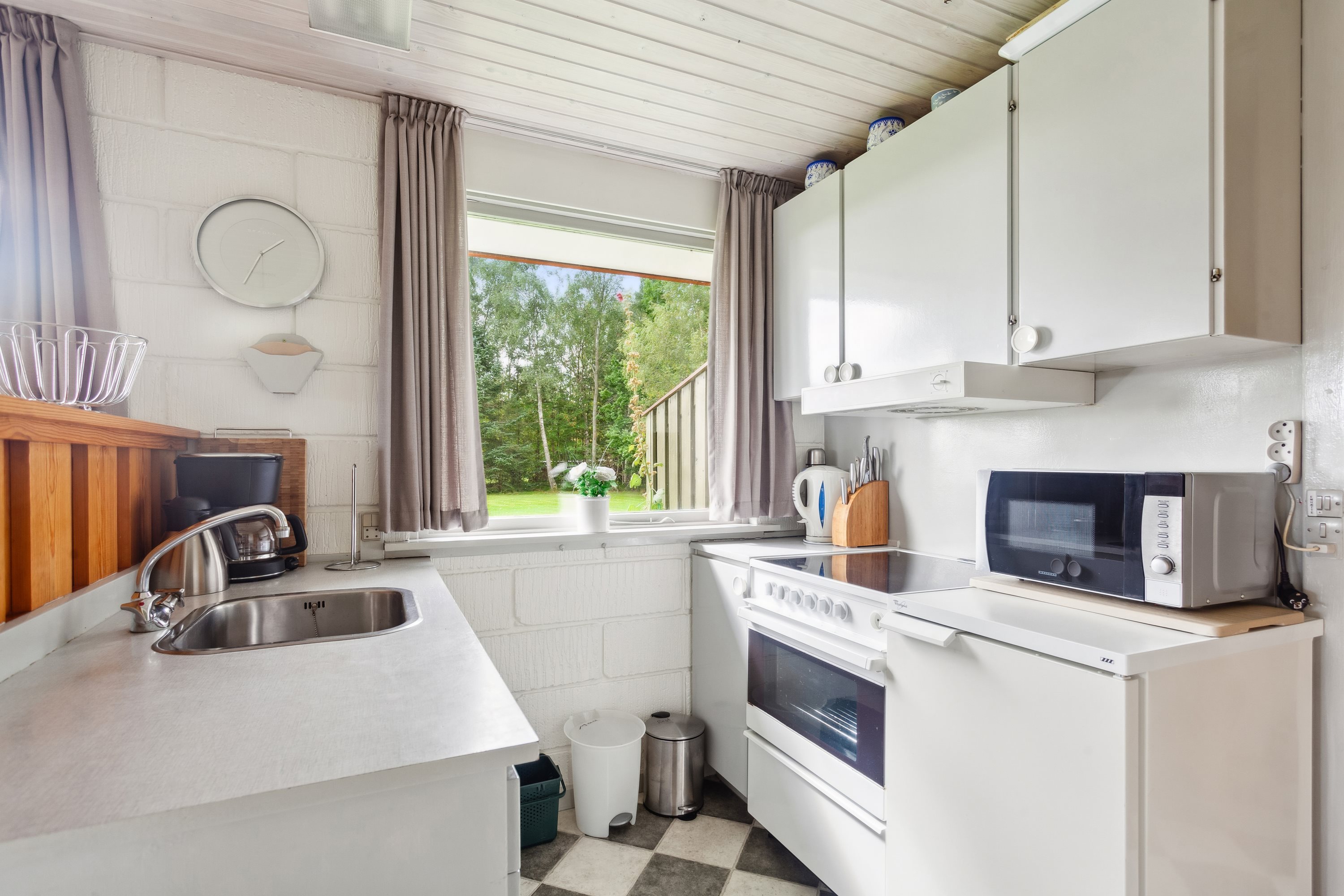 Fremhævet køkken billede i fuldskærmstilstand. Billede af Hindbærvej 2, Vesterø, 9940 Læsø